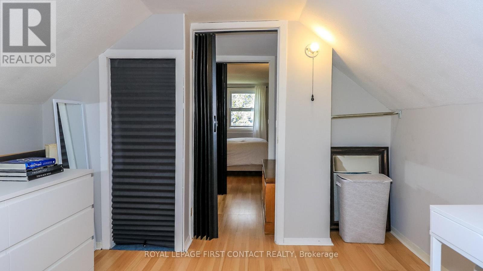 












181 NAPIER STREET

,
Barrie,




Ontario
L4M1W9

