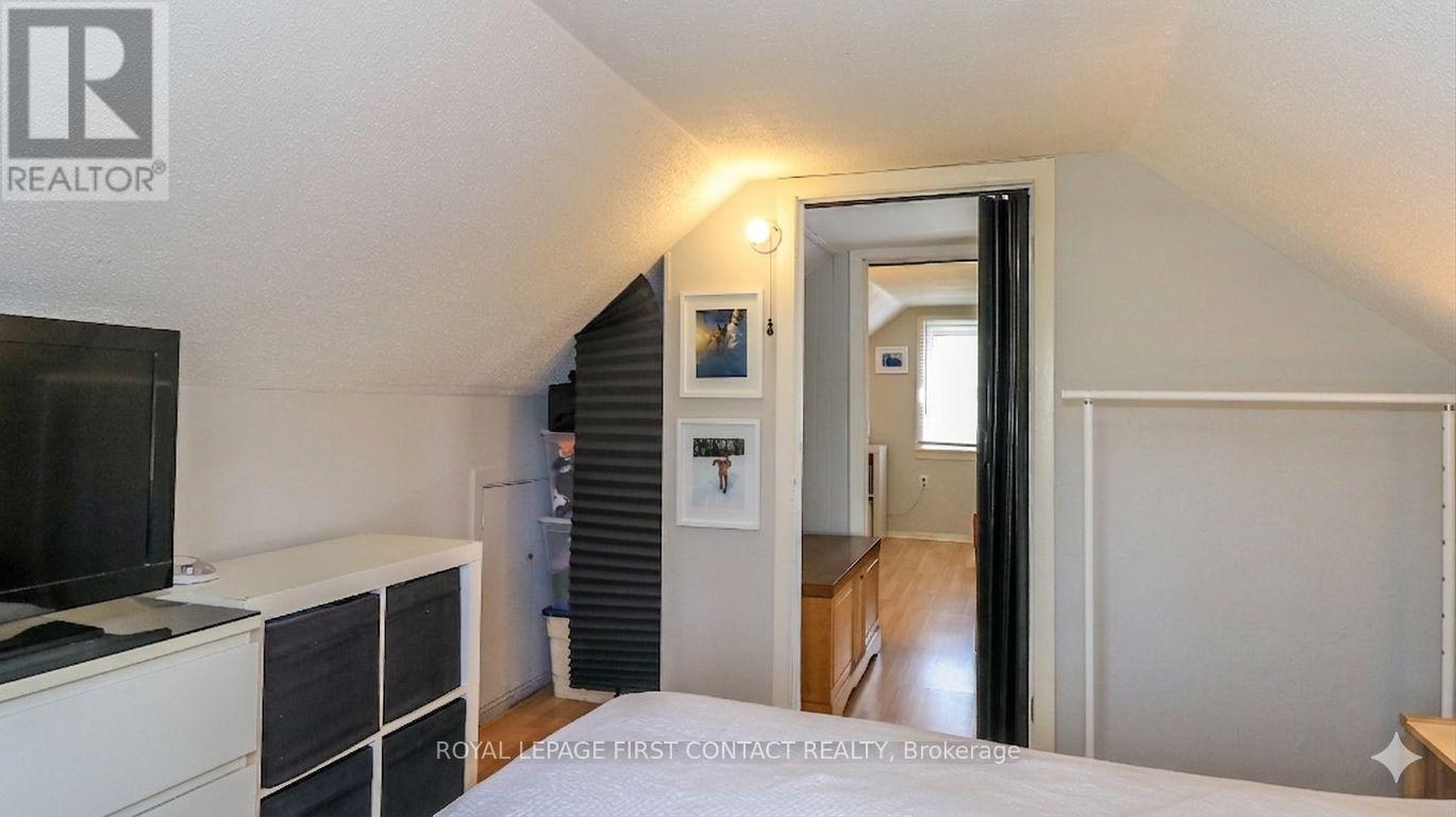 












181 NAPIER STREET

,
Barrie,




Ontario
L4M1W9

