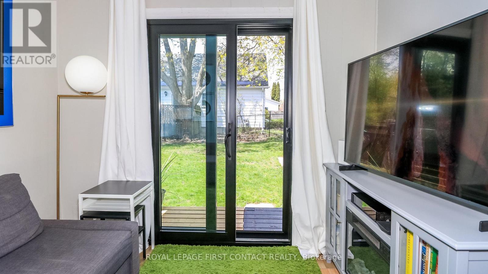 












181 NAPIER STREET

,
Barrie,




Ontario
L4M1W9


