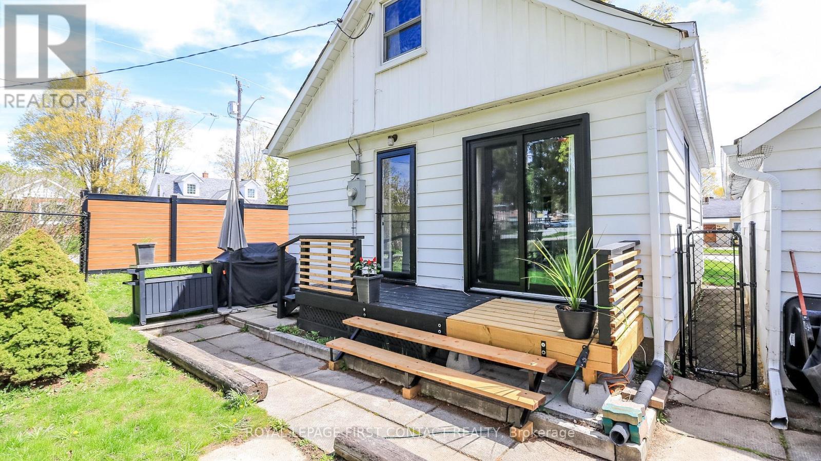 












181 NAPIER STREET

,
Barrie,




Ontario
L4M1W9

