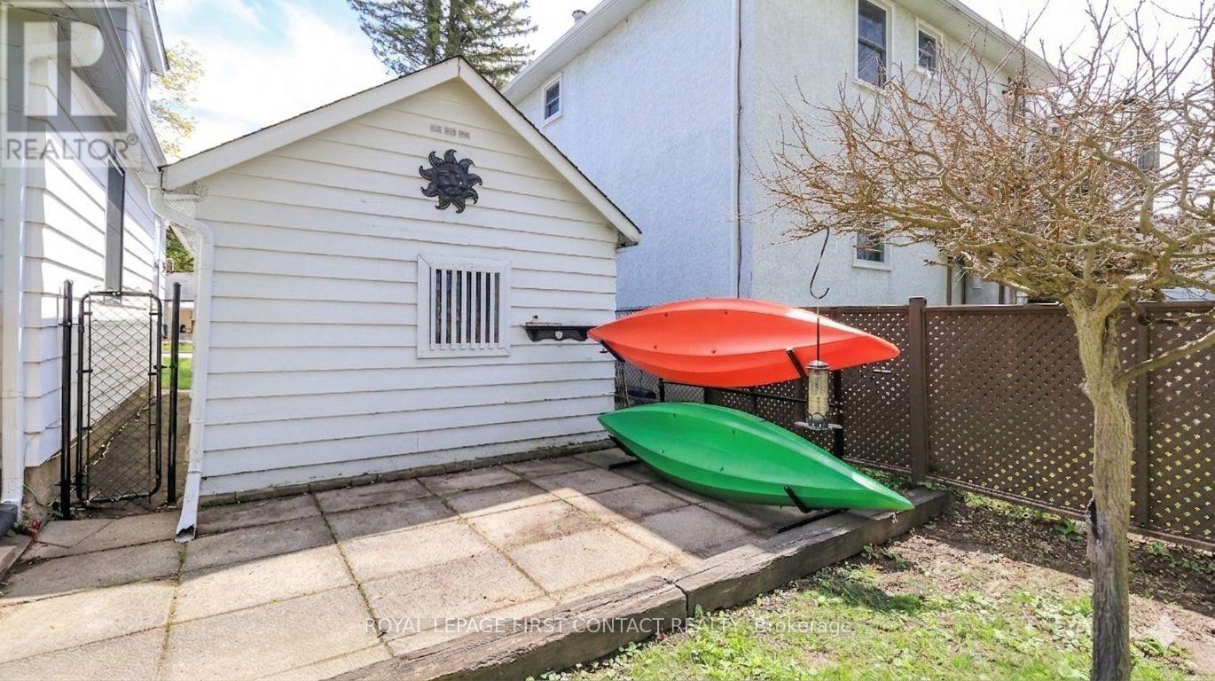 












181 NAPIER STREET

,
Barrie,




Ontario
L4M1W9

