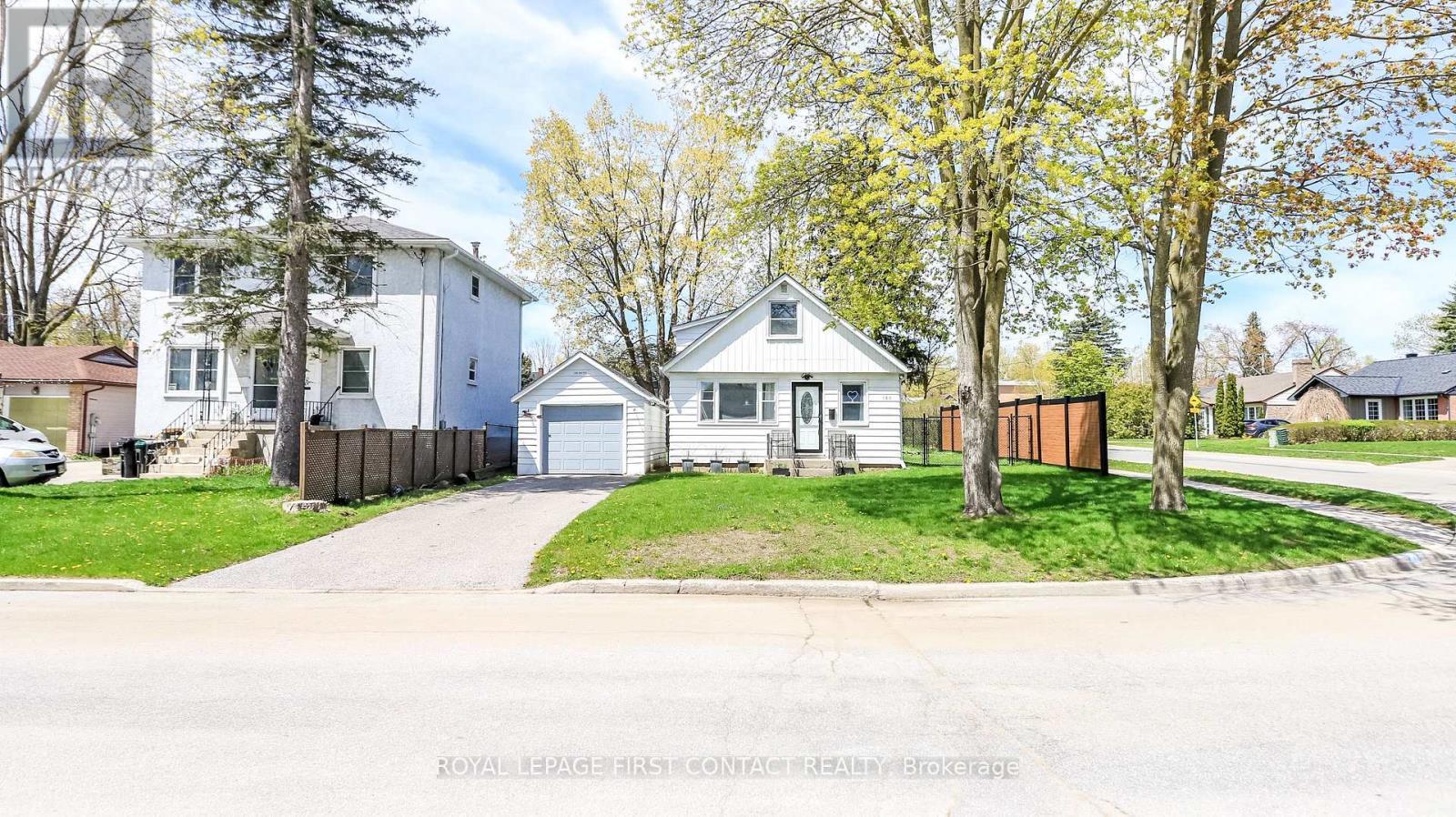 












181 NAPIER STREET

,
Barrie,




Ontario
L4M1W9

