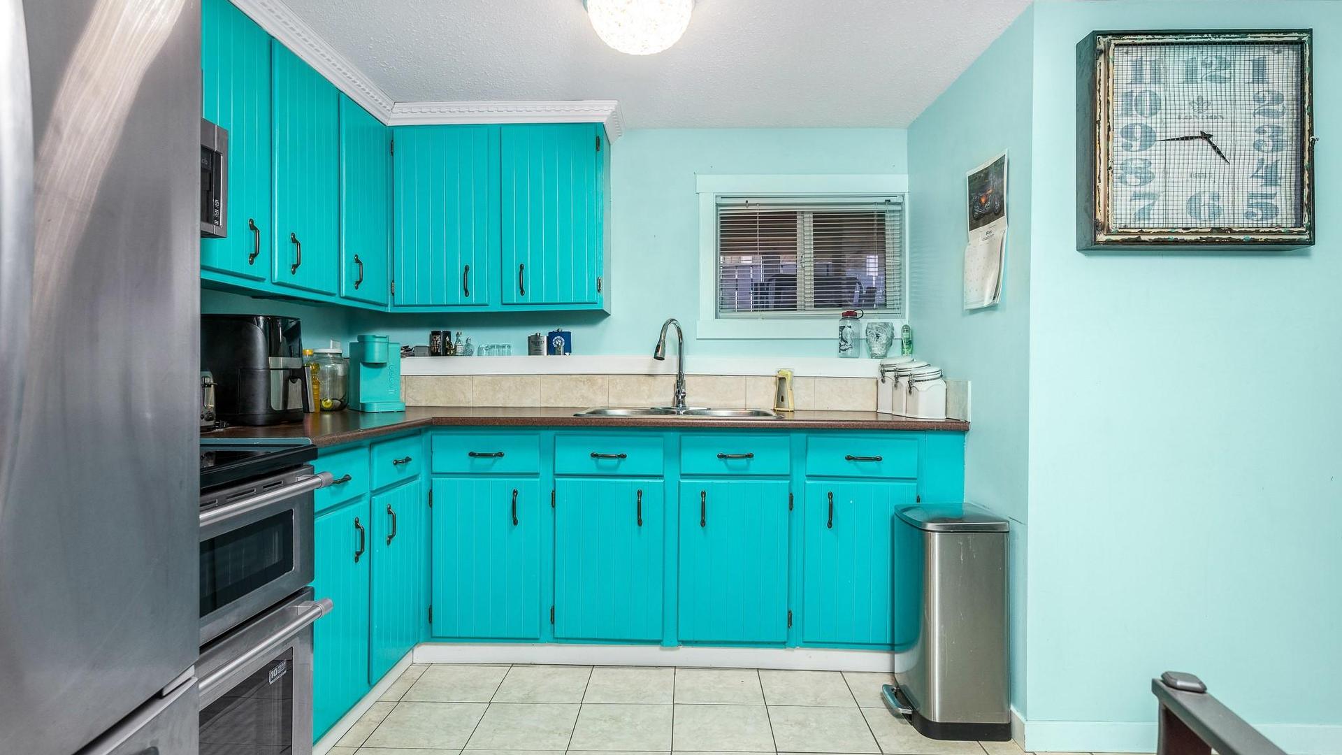 









1206


43

Avenue,
Vernon,




BC
V1T 8C9

