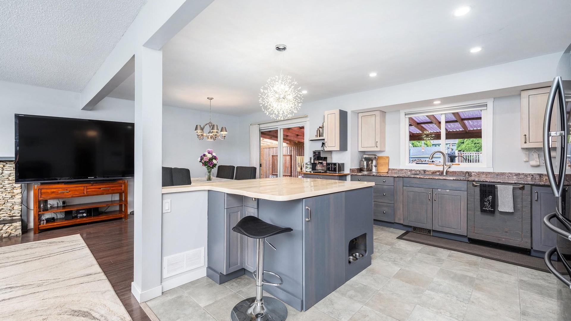 









1206


43

Avenue,
Vernon,




BC
V1T 8C9


