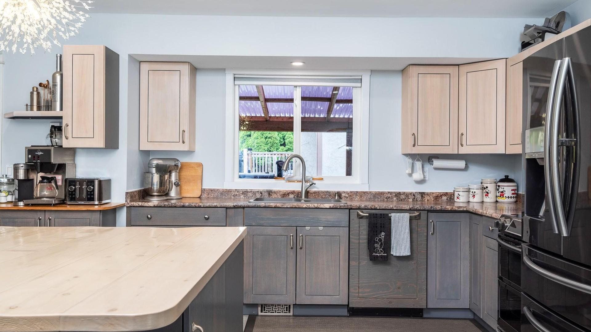 









1206


43

Avenue,
Vernon,




BC
V1T 8C9

