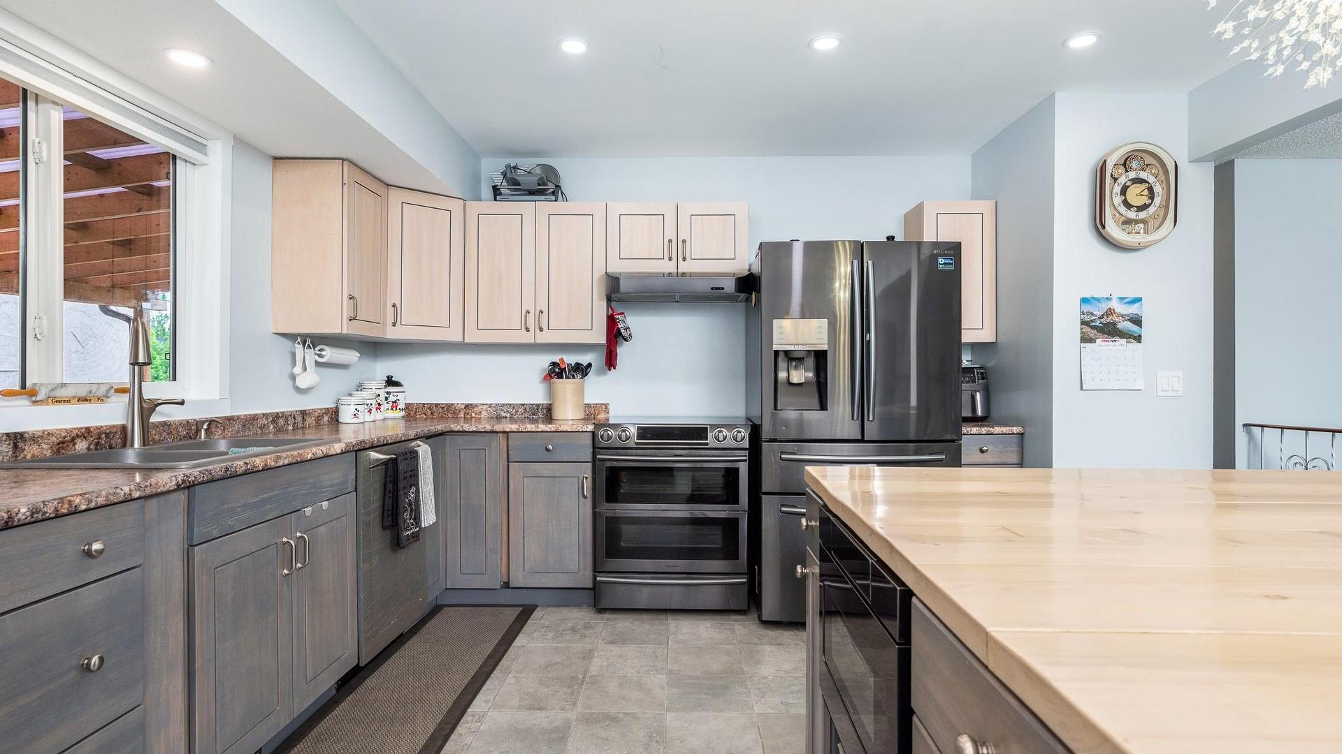 









1206


43

Avenue,
Vernon,




BC
V1T 8C9

