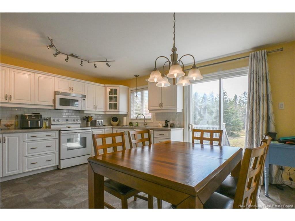 









33


de la Baie

ST,
Maisonnette,




NB
E8N 2A9

