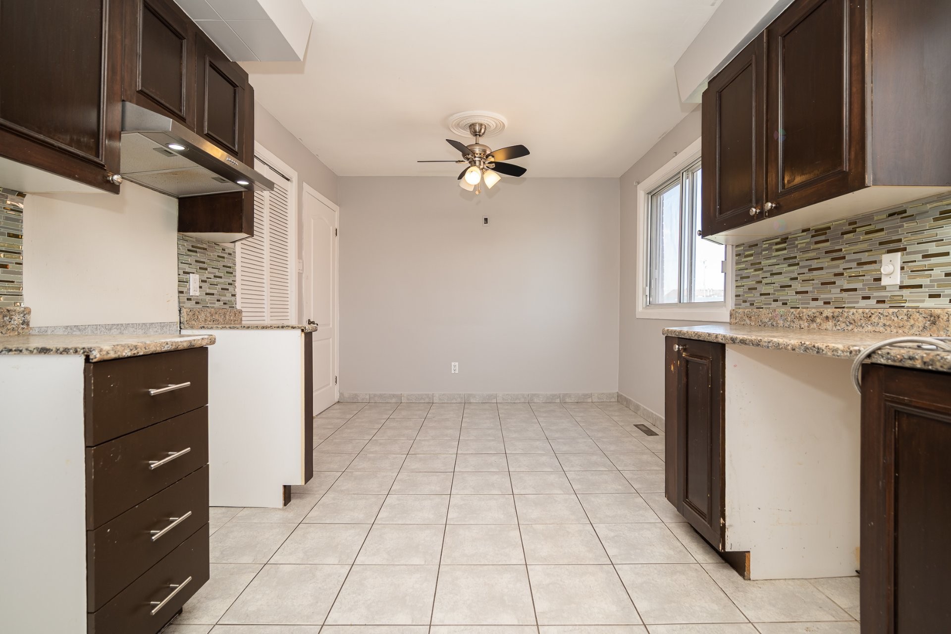 









4910


Boul. Notre-Dame

,
Laval (Chomedey),




QC
H7W1V5

