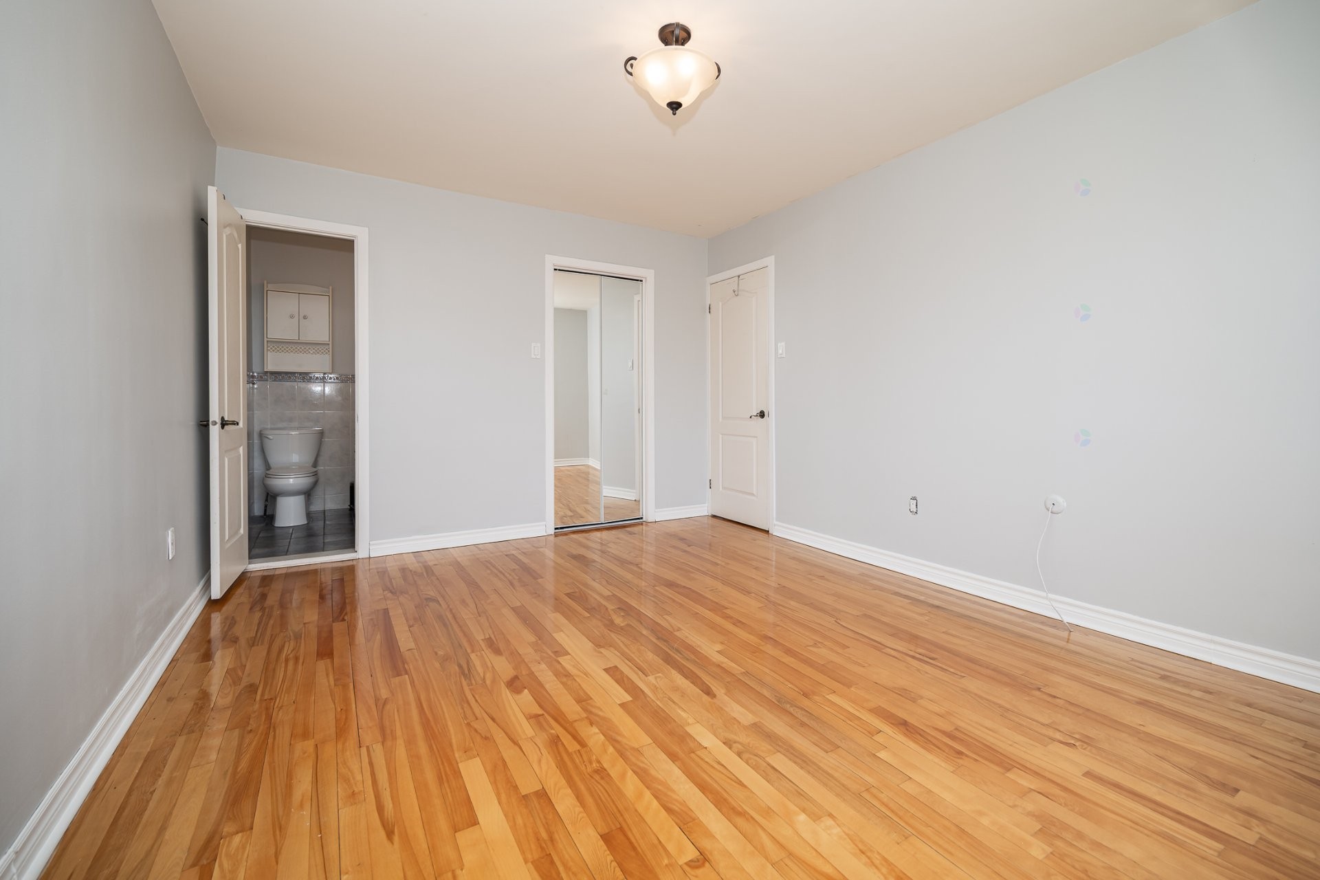 









4910


Boul. Notre-Dame

,
Laval (Chomedey),




QC
H7W1V5


