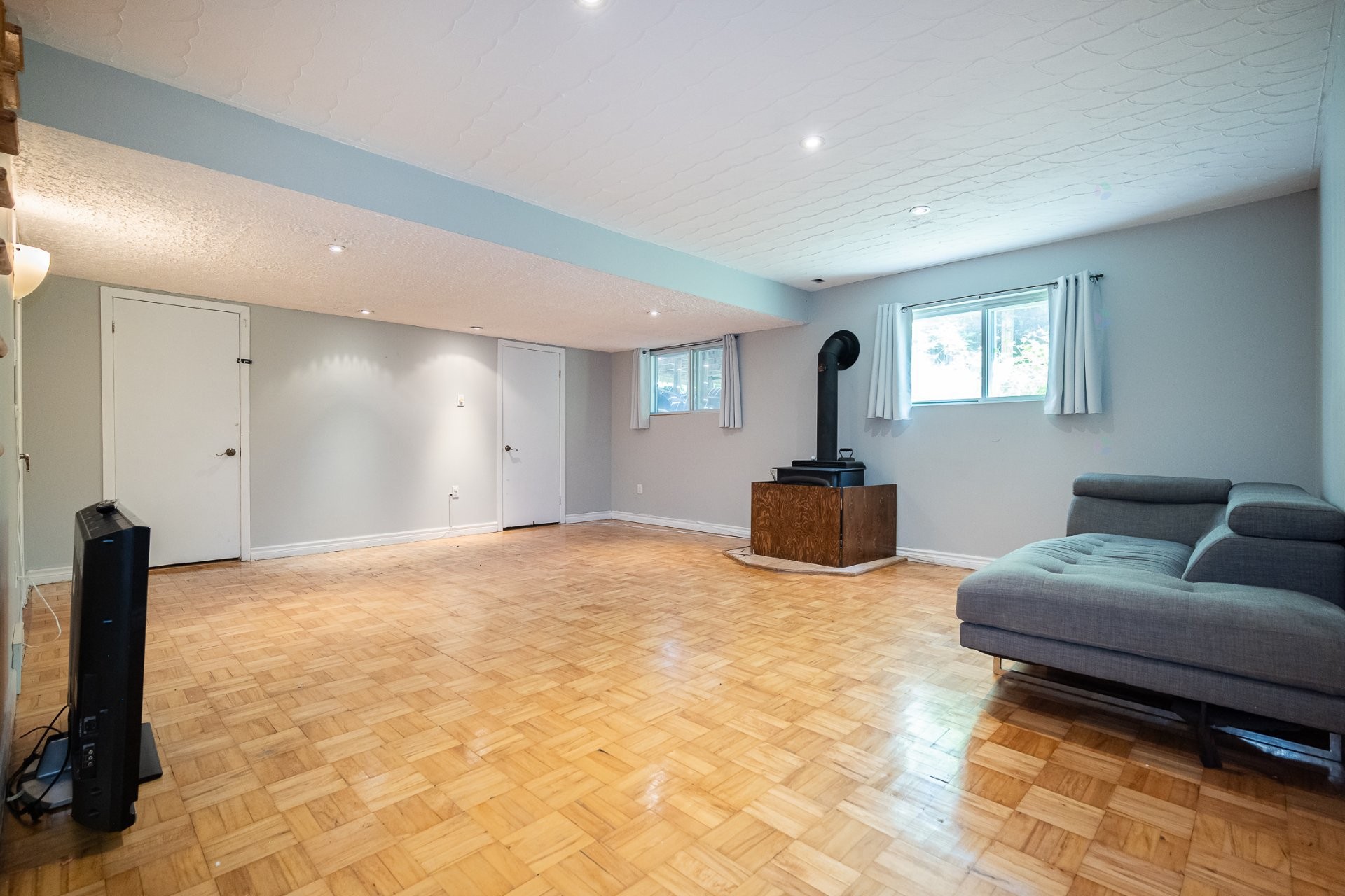 









4910


Boul. Notre-Dame

,
Laval (Chomedey),




QC
H7W1V5

