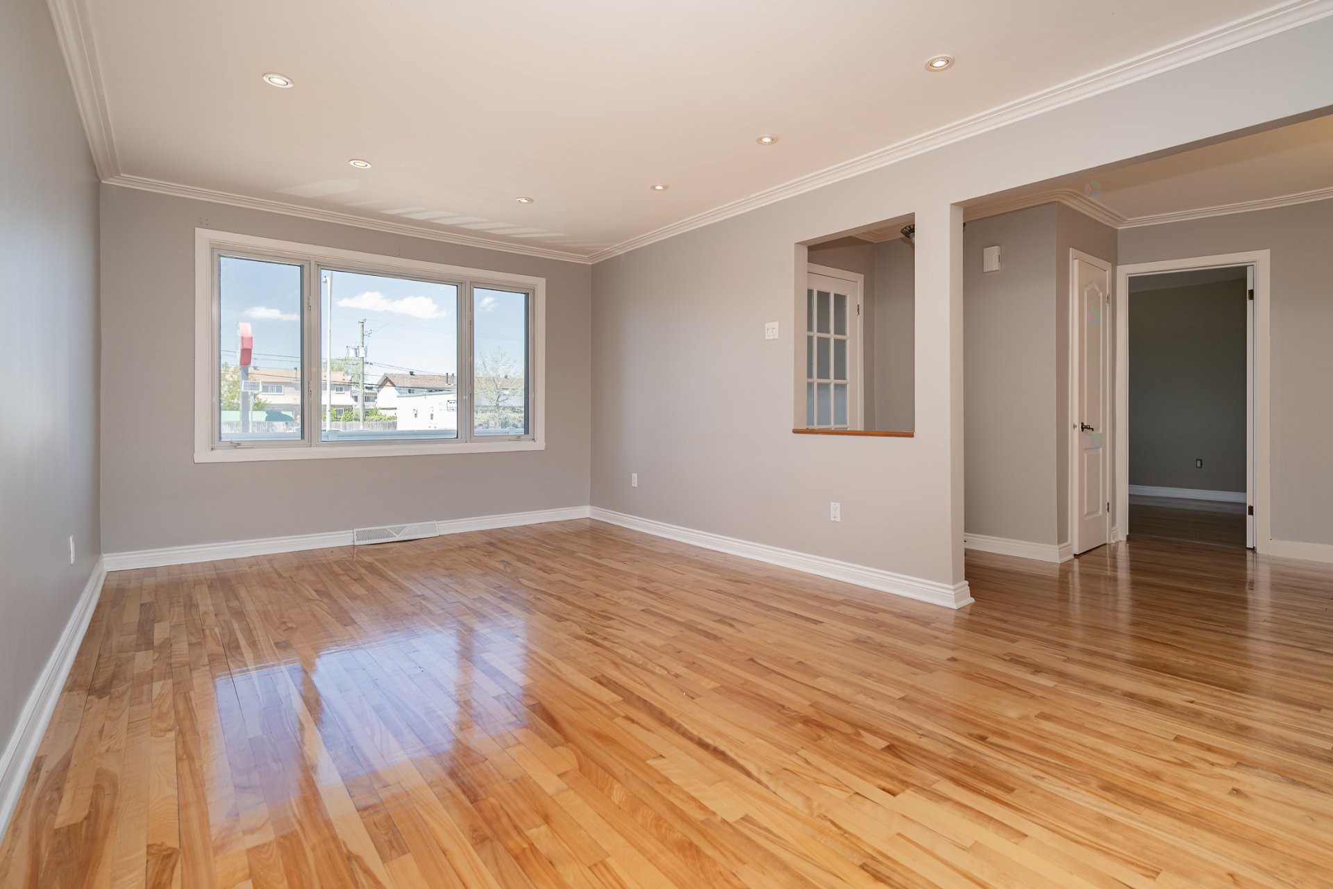 









4910


Boul. Notre-Dame

,
Laval (Chomedey),




QC
H7W1V5

