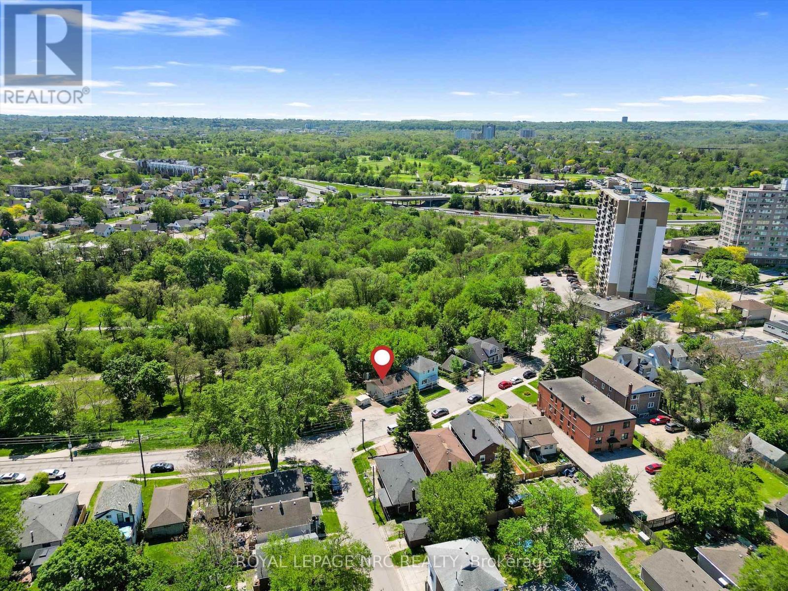 












27 GALE CRESCENT

,
St. Catharines (E. Chester),




Ontario
L2R3K8

