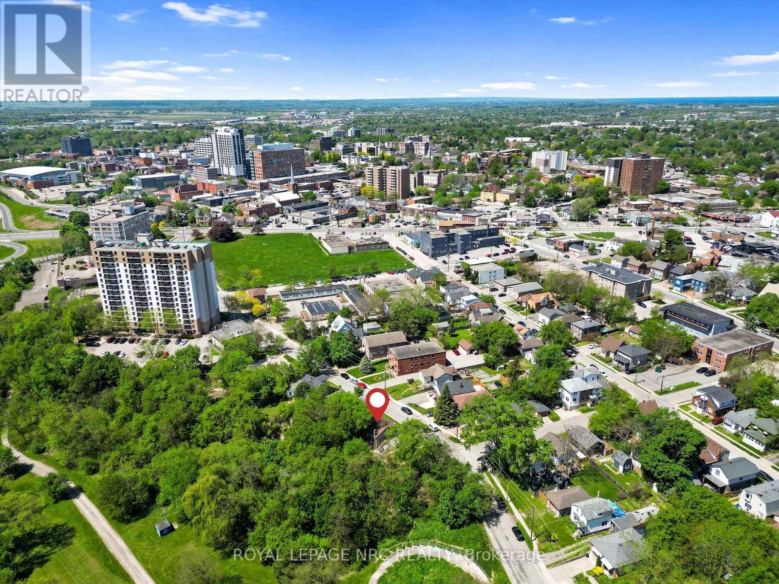 












27 GALE CRESCENT

,
St. Catharines (E. Chester),




Ontario
L2R3K8

