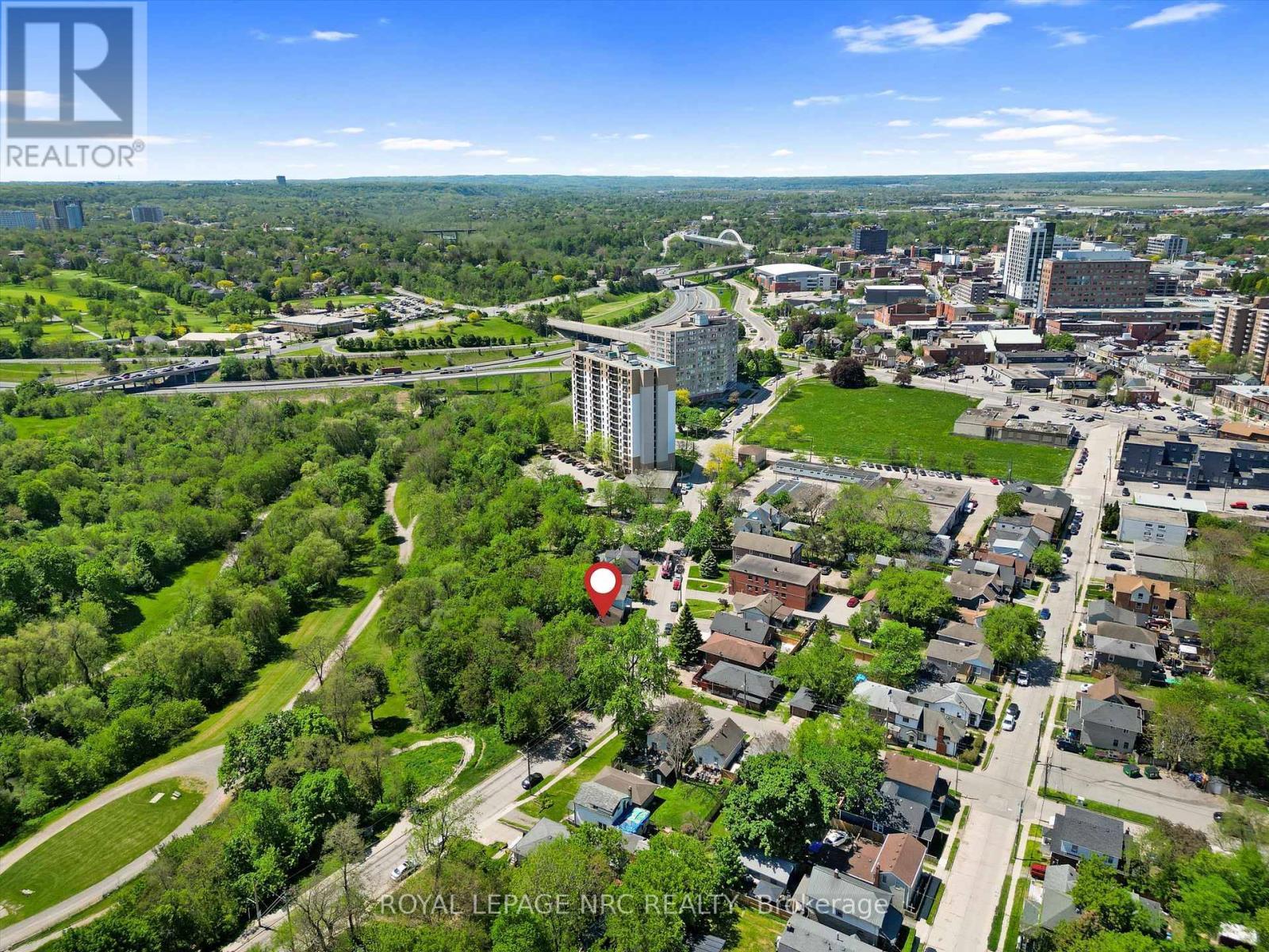 












27 GALE CRESCENT

,
St. Catharines (E. Chester),




Ontario
L2R3K8

