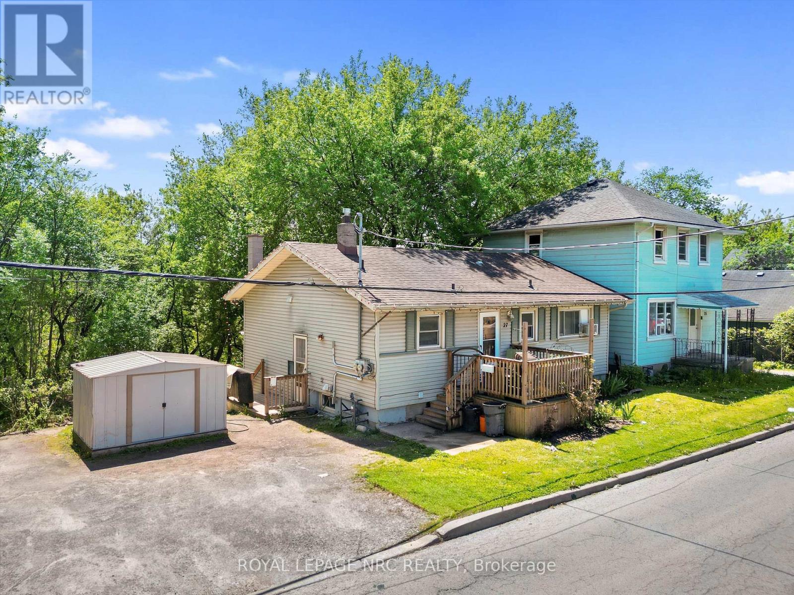 












27 GALE CRESCENT

,
St. Catharines (E. Chester),




Ontario
L2R3K8

