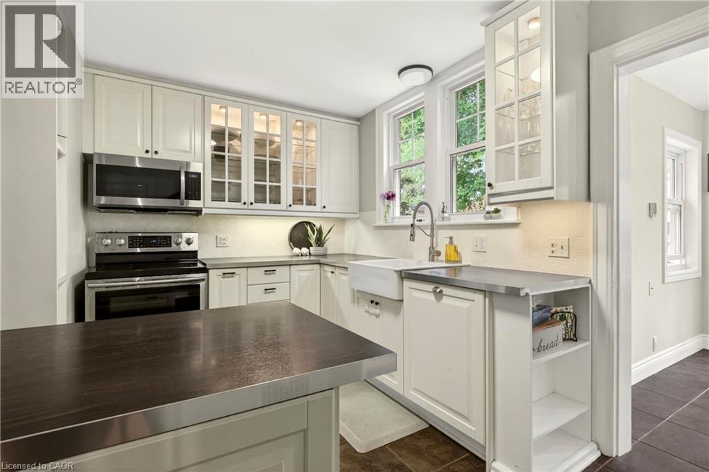 












13 TWEEDSMUIR Avenue

,
Dundas,




Ontario
L9H4H6

