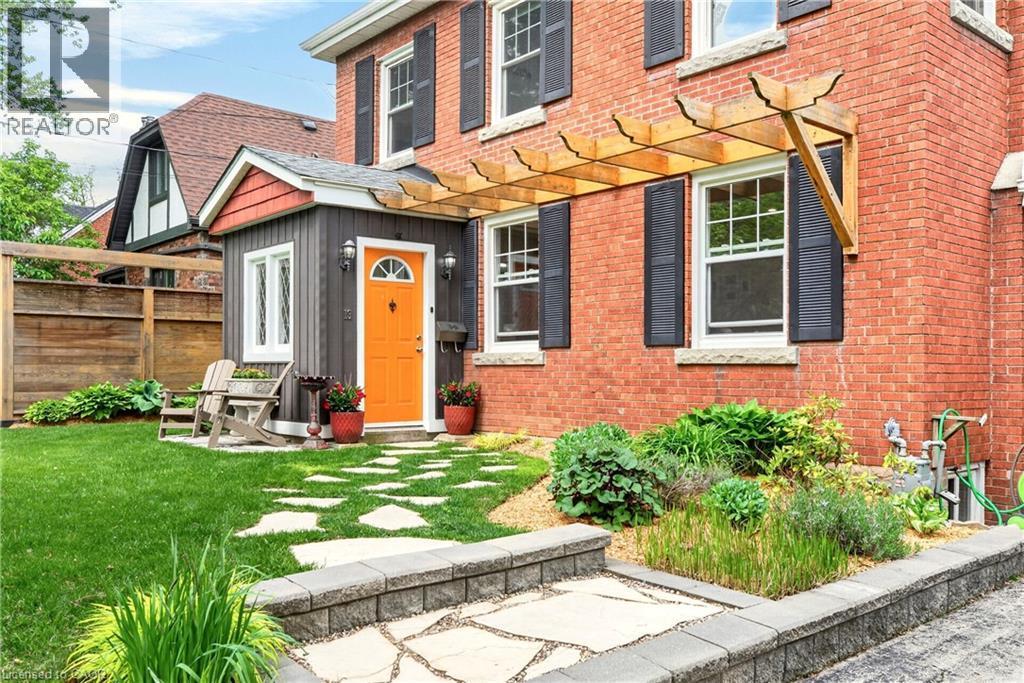 












13 TWEEDSMUIR Avenue

,
Dundas,




Ontario
L9H4H6

