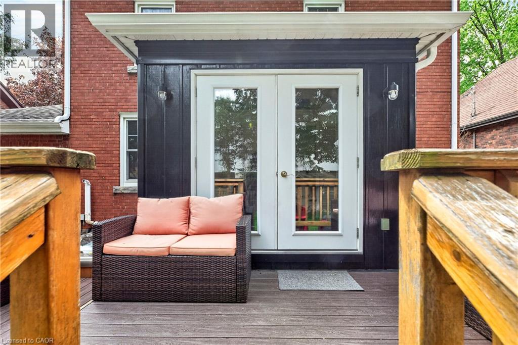 












13 TWEEDSMUIR Avenue

,
Dundas,




Ontario
L9H4H6

