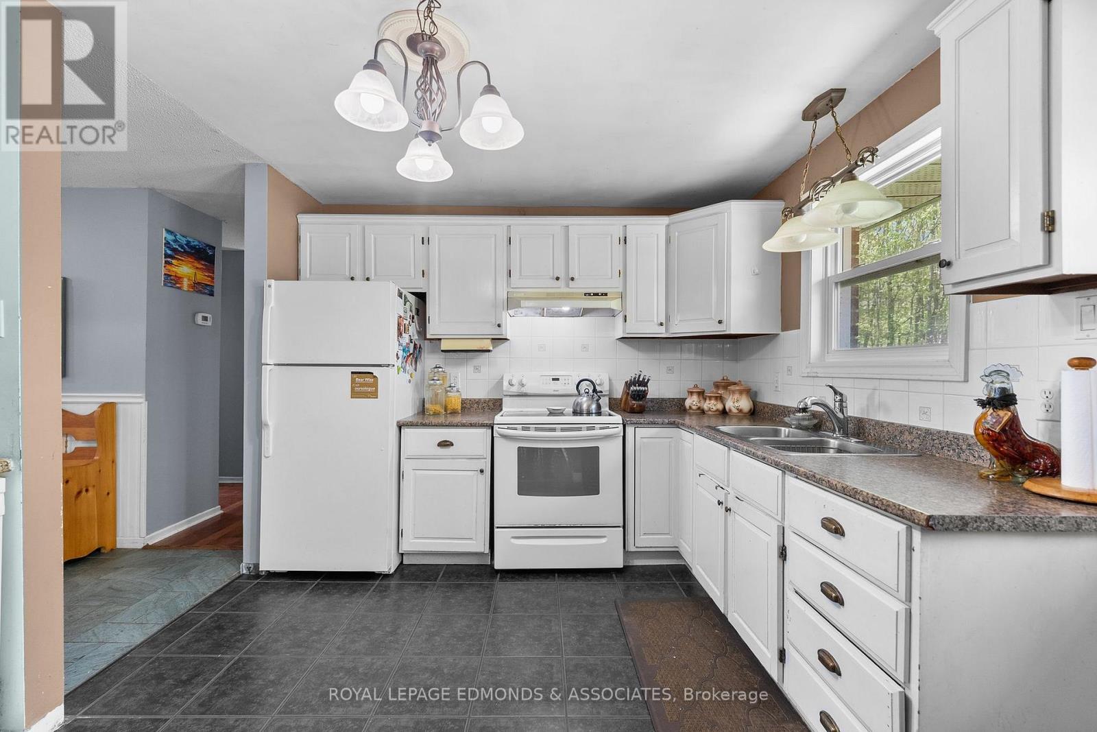 












346 HILA ROAD

,
Whitewater Region,




Ontario
K8A6W3

