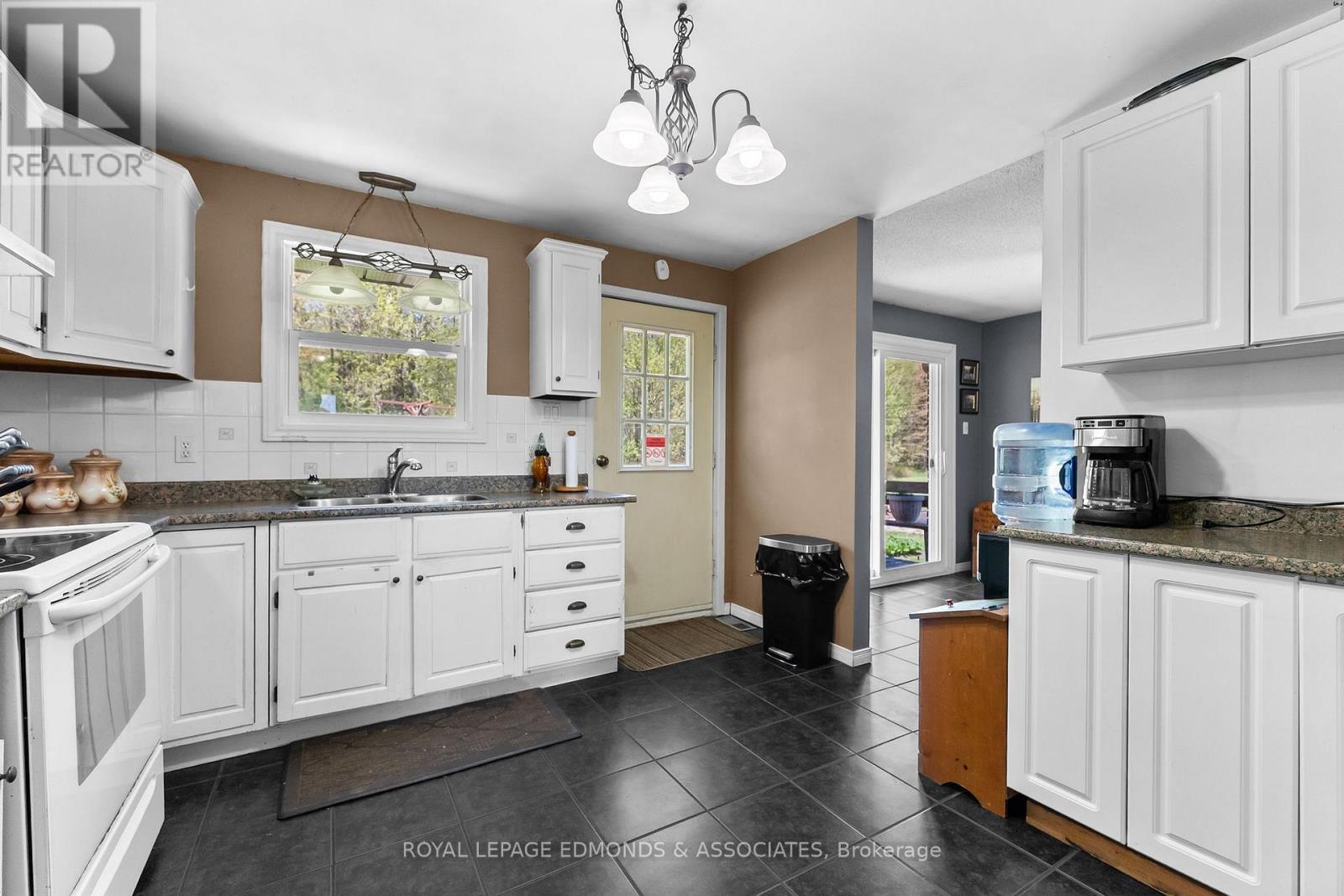 












346 HILA ROAD

,
Whitewater Region,




Ontario
K8A6W3

