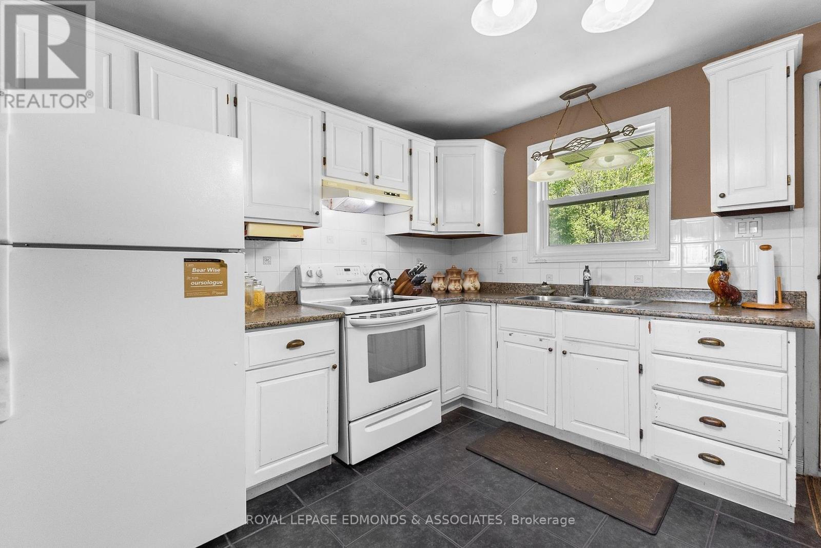 












346 HILA ROAD

,
Whitewater Region,




Ontario
K8A6W3

