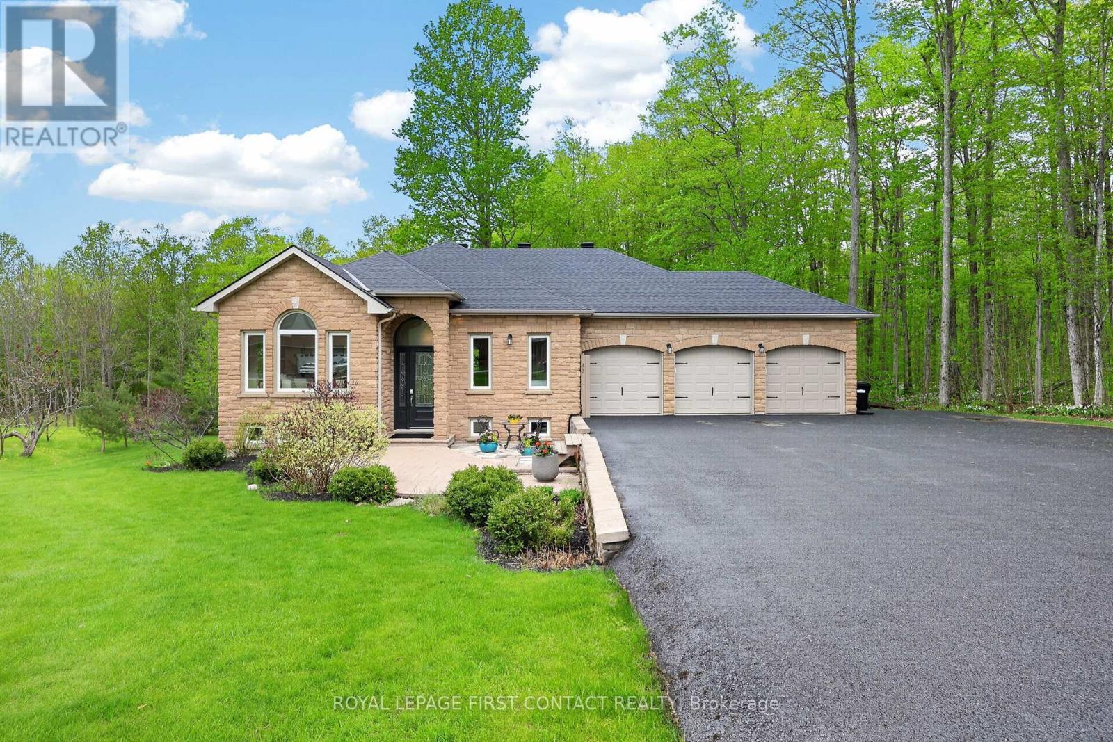 












43 BOYD CRESCENT

,
Oro-Medonte,




Ontario
L0K1N0

