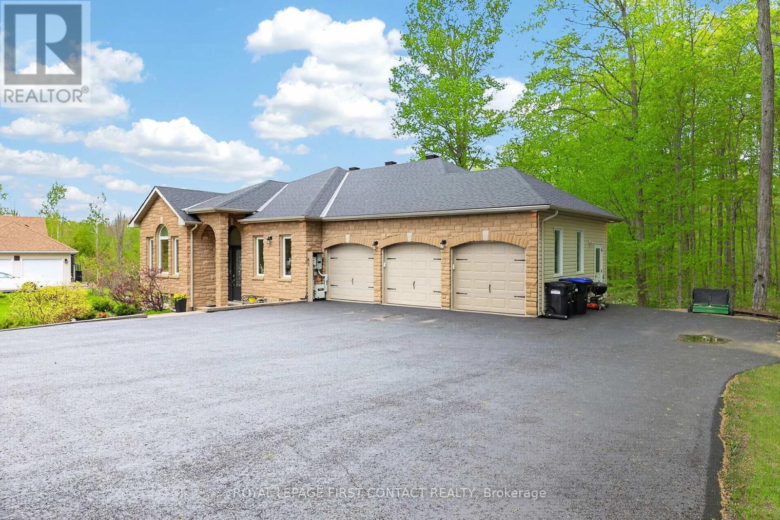 












43 BOYD CRESCENT

,
Oro-Medonte,




Ontario
L0K1N0

