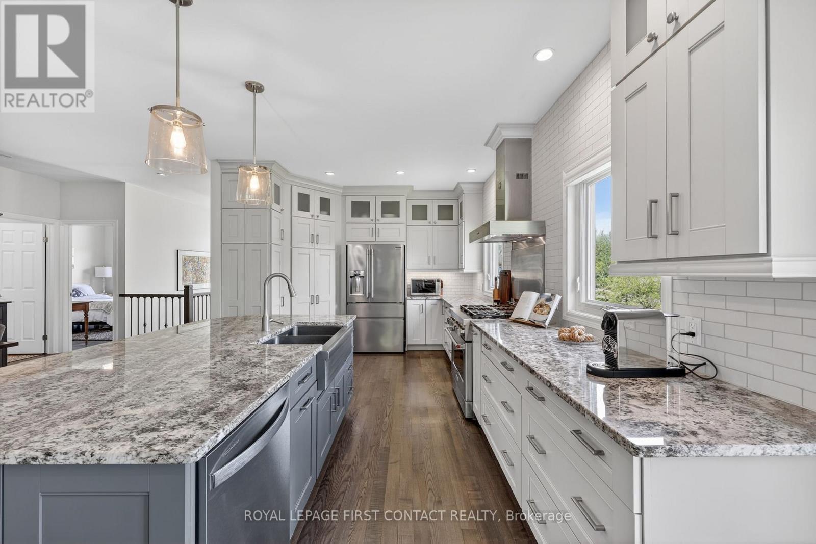












43 BOYD CRESCENT

,
Oro-Medonte,




Ontario
L0K1N0

