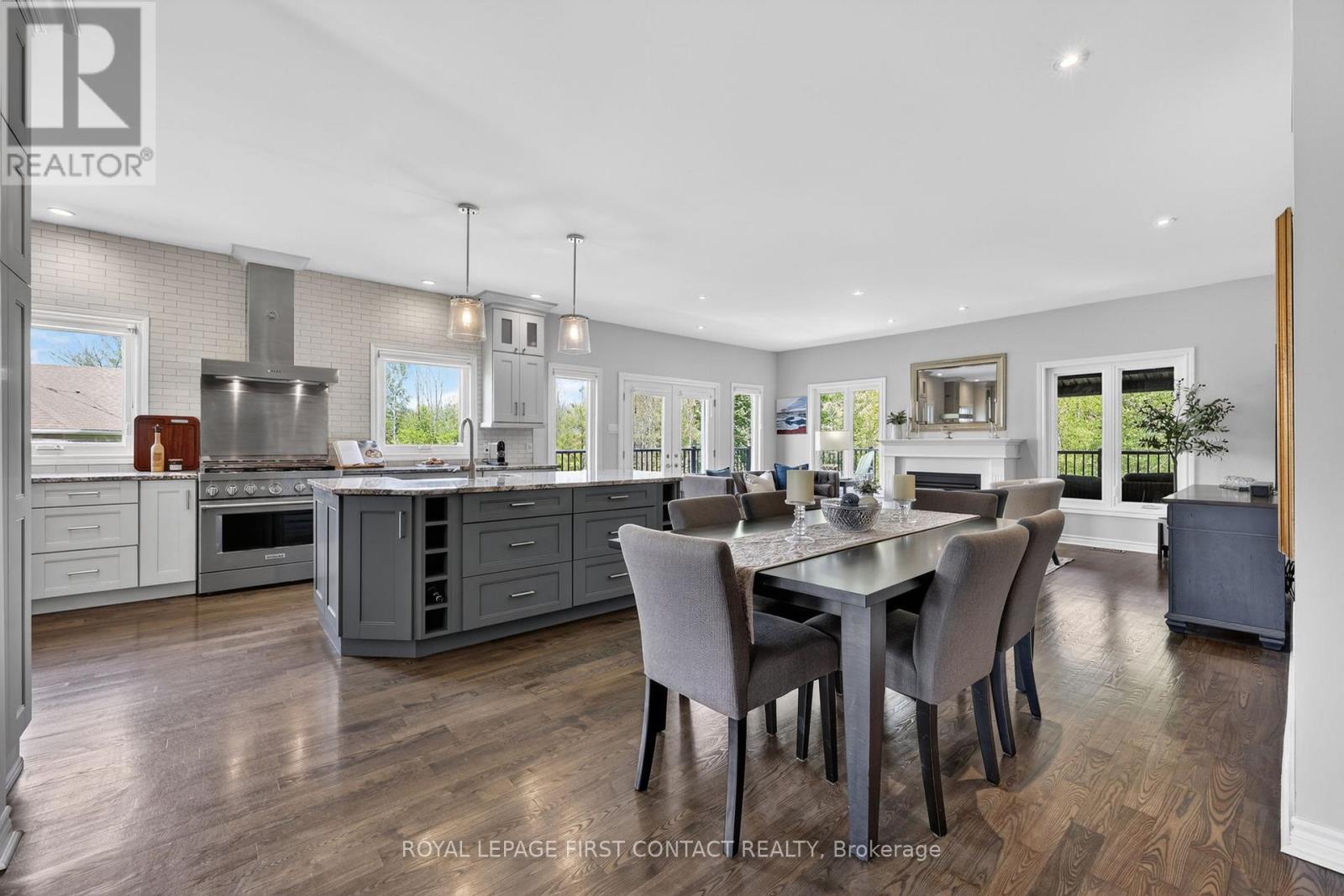 












43 BOYD CRESCENT

,
Oro-Medonte,




Ontario
L0K1N0

