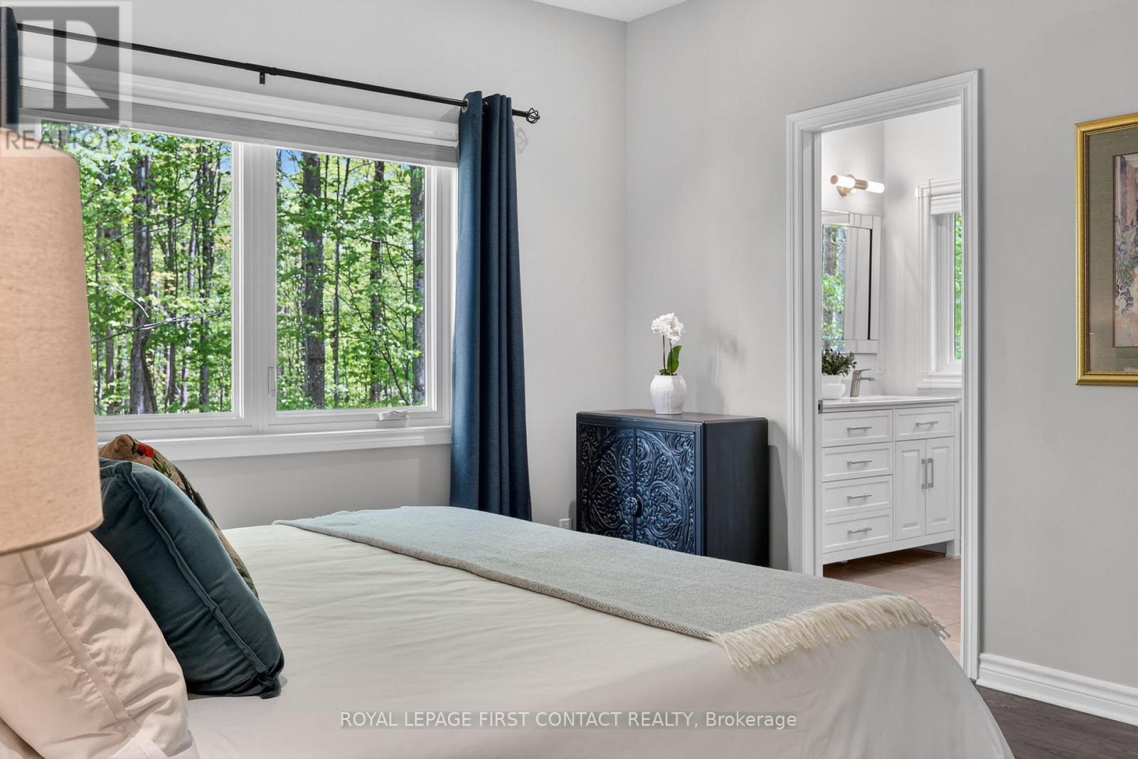 












43 BOYD CRESCENT

,
Oro-Medonte,




Ontario
L0K1N0


