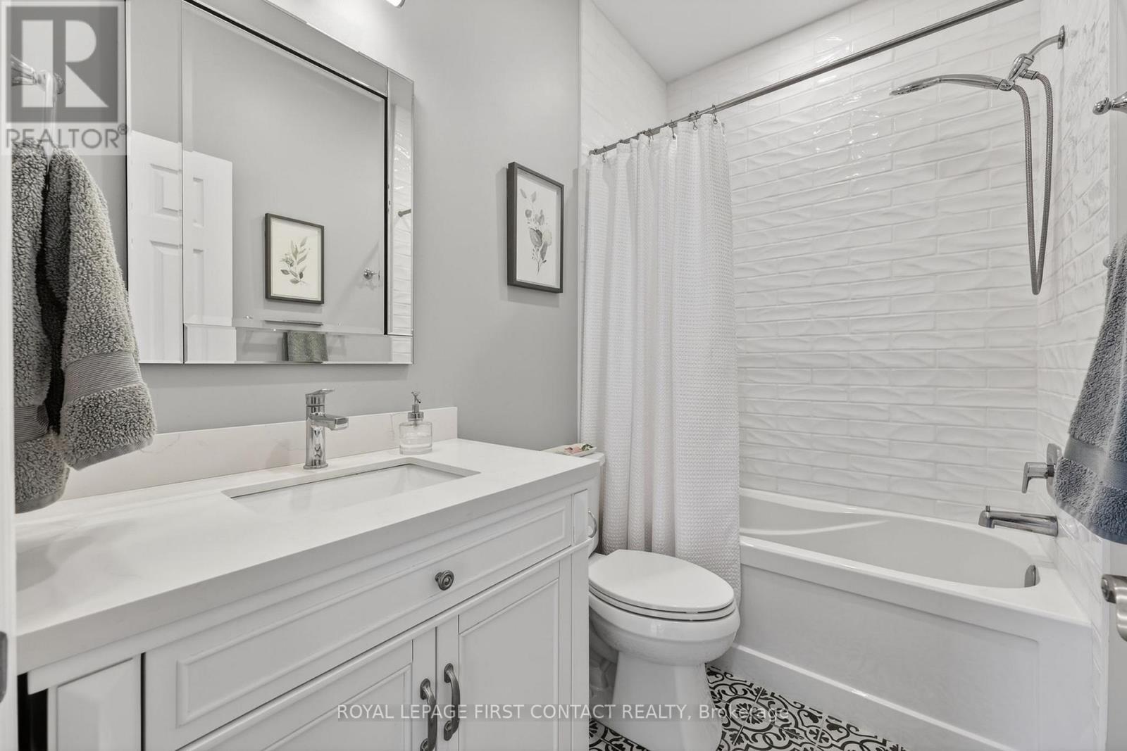 












43 BOYD CRESCENT

,
Oro-Medonte,




Ontario
L0K1N0

