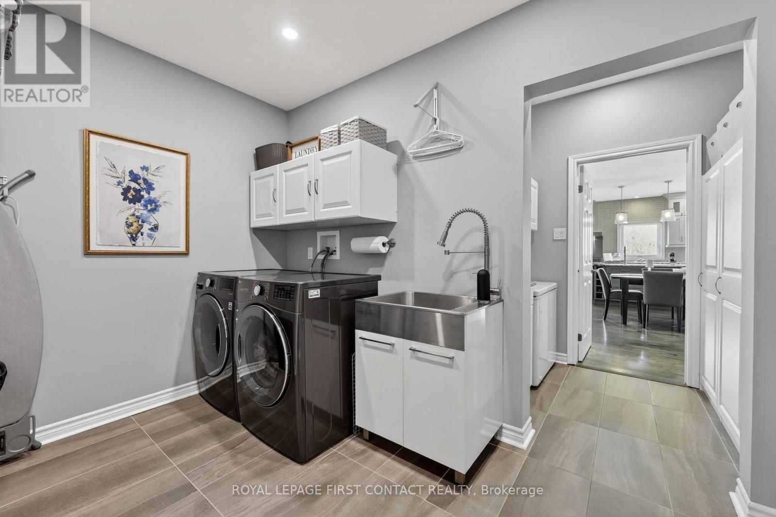 












43 BOYD CRESCENT

,
Oro-Medonte,




Ontario
L0K1N0

