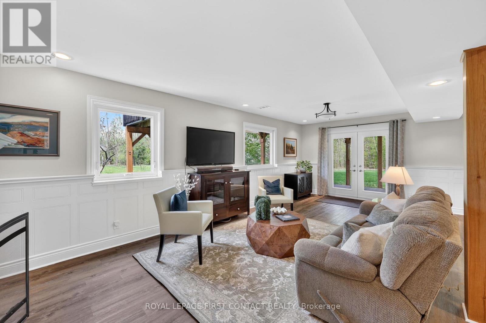 












43 BOYD CRESCENT

,
Oro-Medonte,




Ontario
L0K1N0


