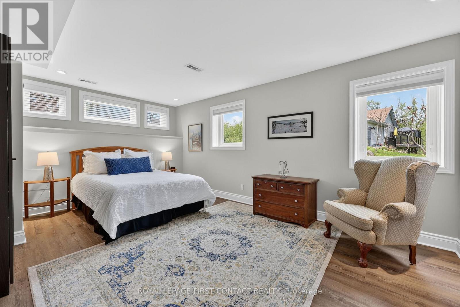 












43 BOYD CRESCENT

,
Oro-Medonte,




Ontario
L0K1N0

