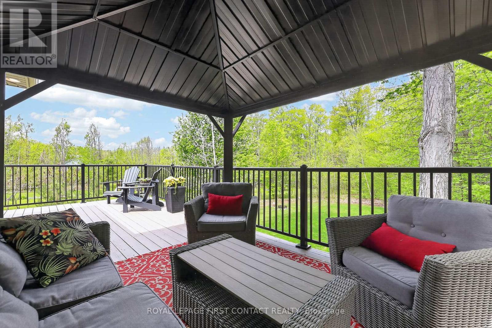 












43 BOYD CRESCENT

,
Oro-Medonte,




Ontario
L0K1N0

