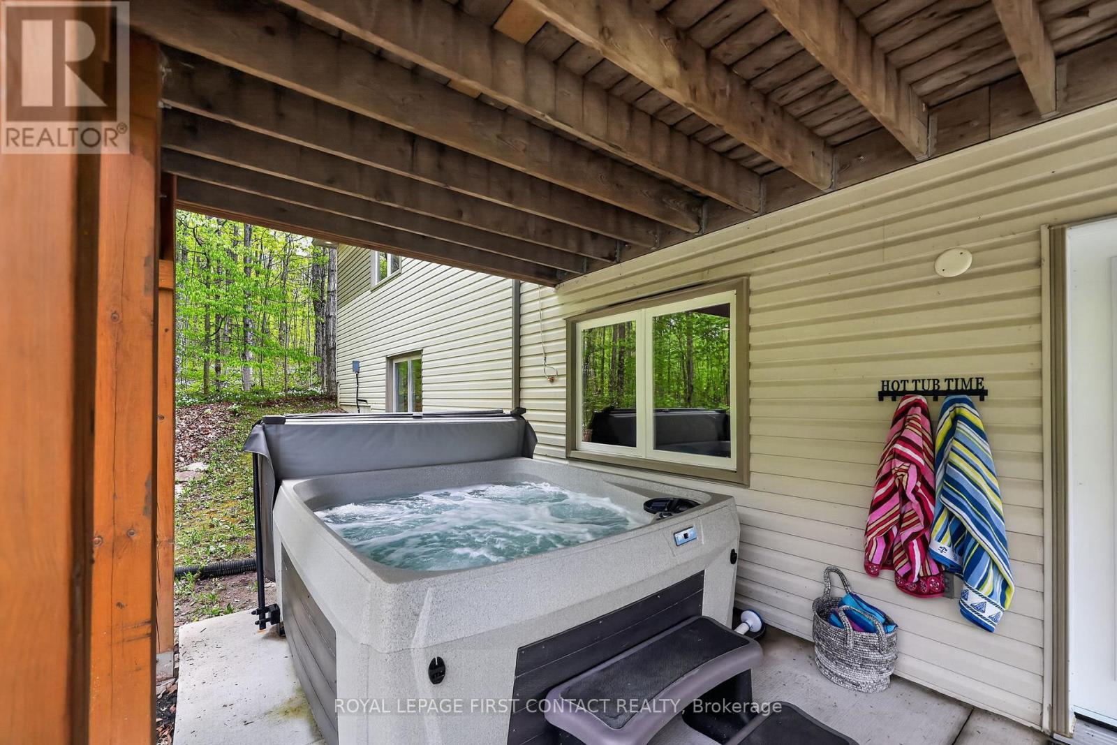 












43 BOYD CRESCENT

,
Oro-Medonte,




Ontario
L0K1N0

