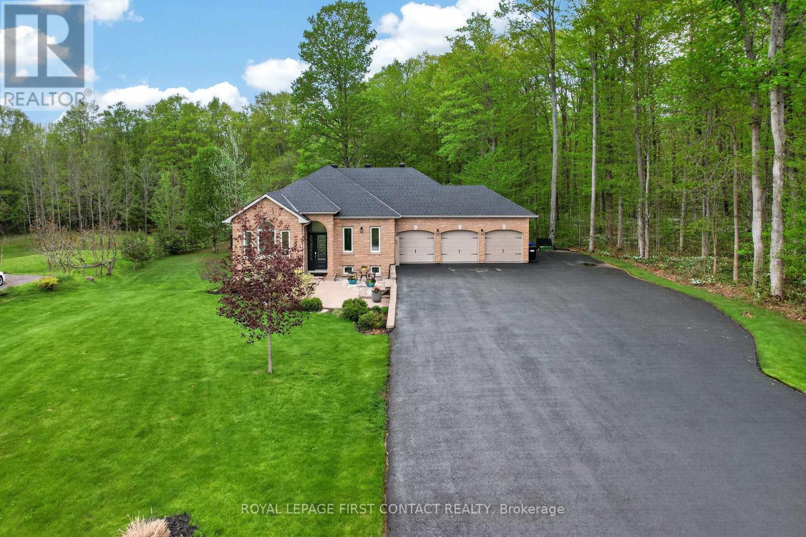 












43 BOYD CRESCENT

,
Oro-Medonte,




Ontario
L0K1N0

