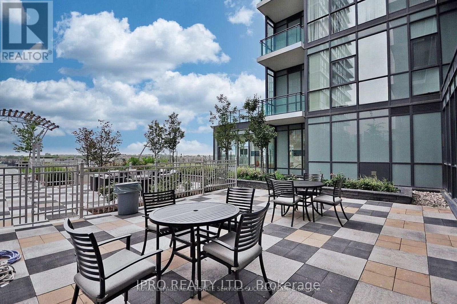 












3009 - 4070 CONFEDERATION PARKWAY

,
Mississauga,




Ontario
L5B0E9

