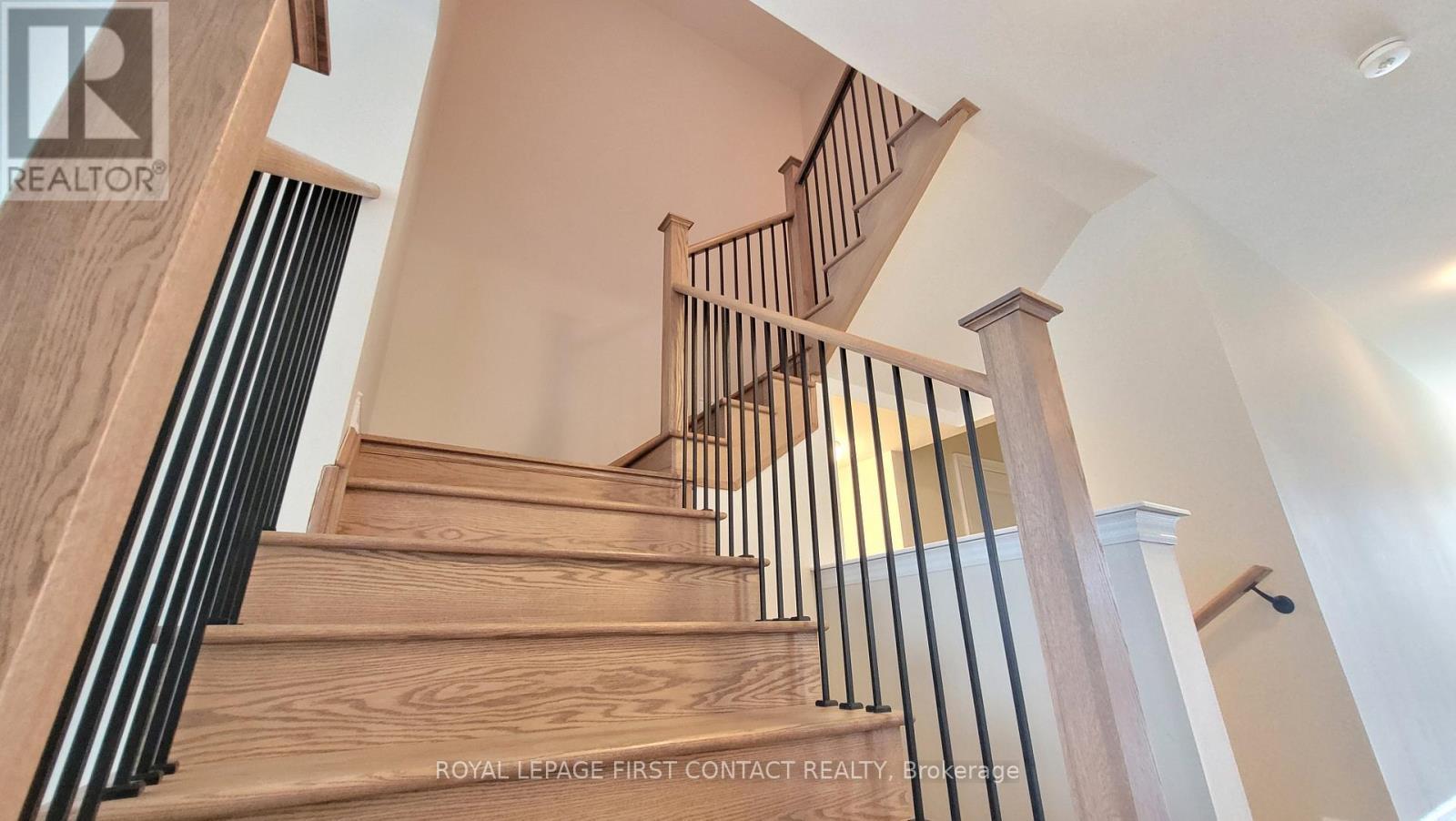 












113 BEARBERRY ROAD

,
Springwater,




Ontario
L0L1Y3

