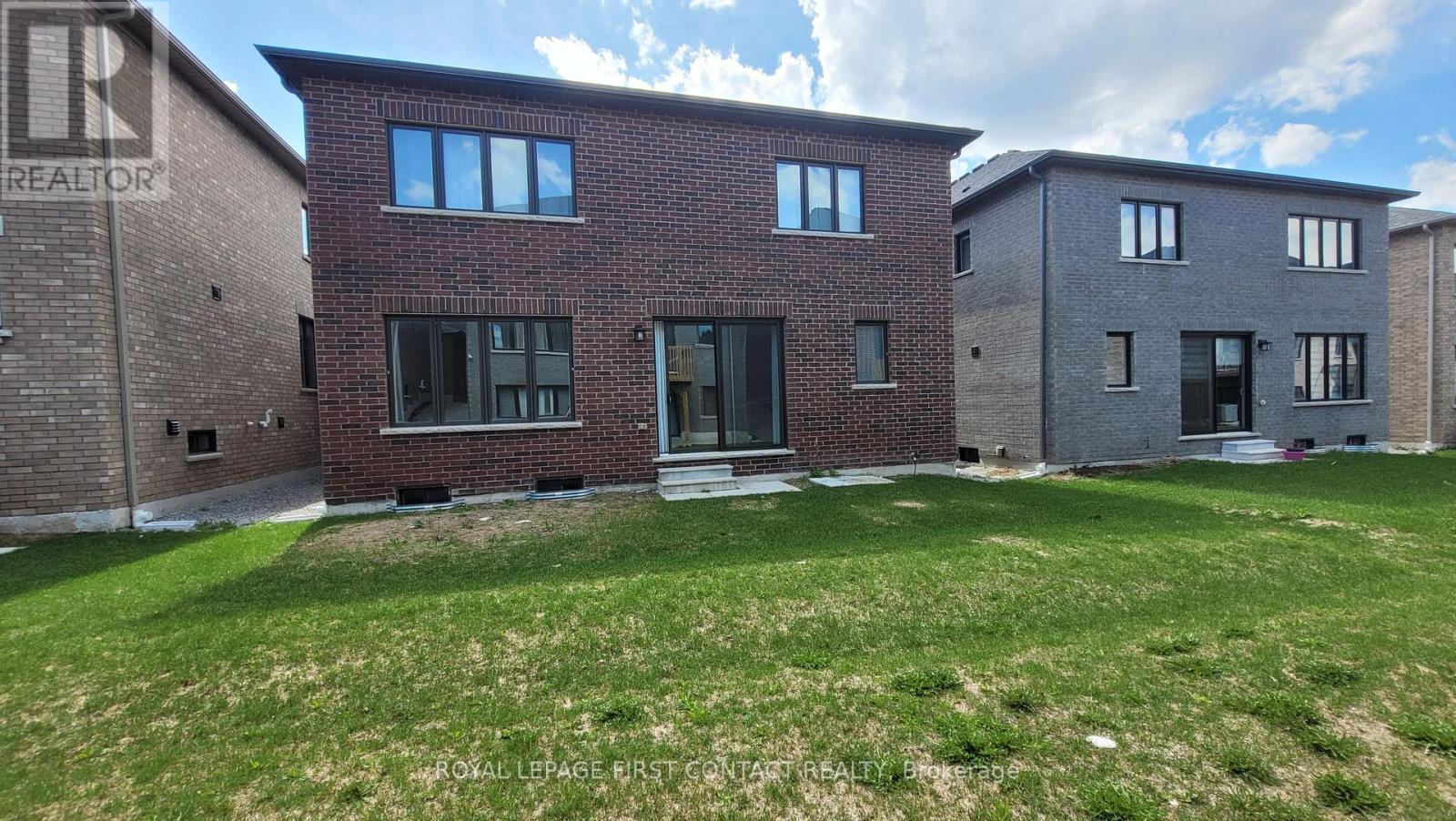 












113 BEARBERRY ROAD

,
Springwater,




Ontario
L0L1Y3

