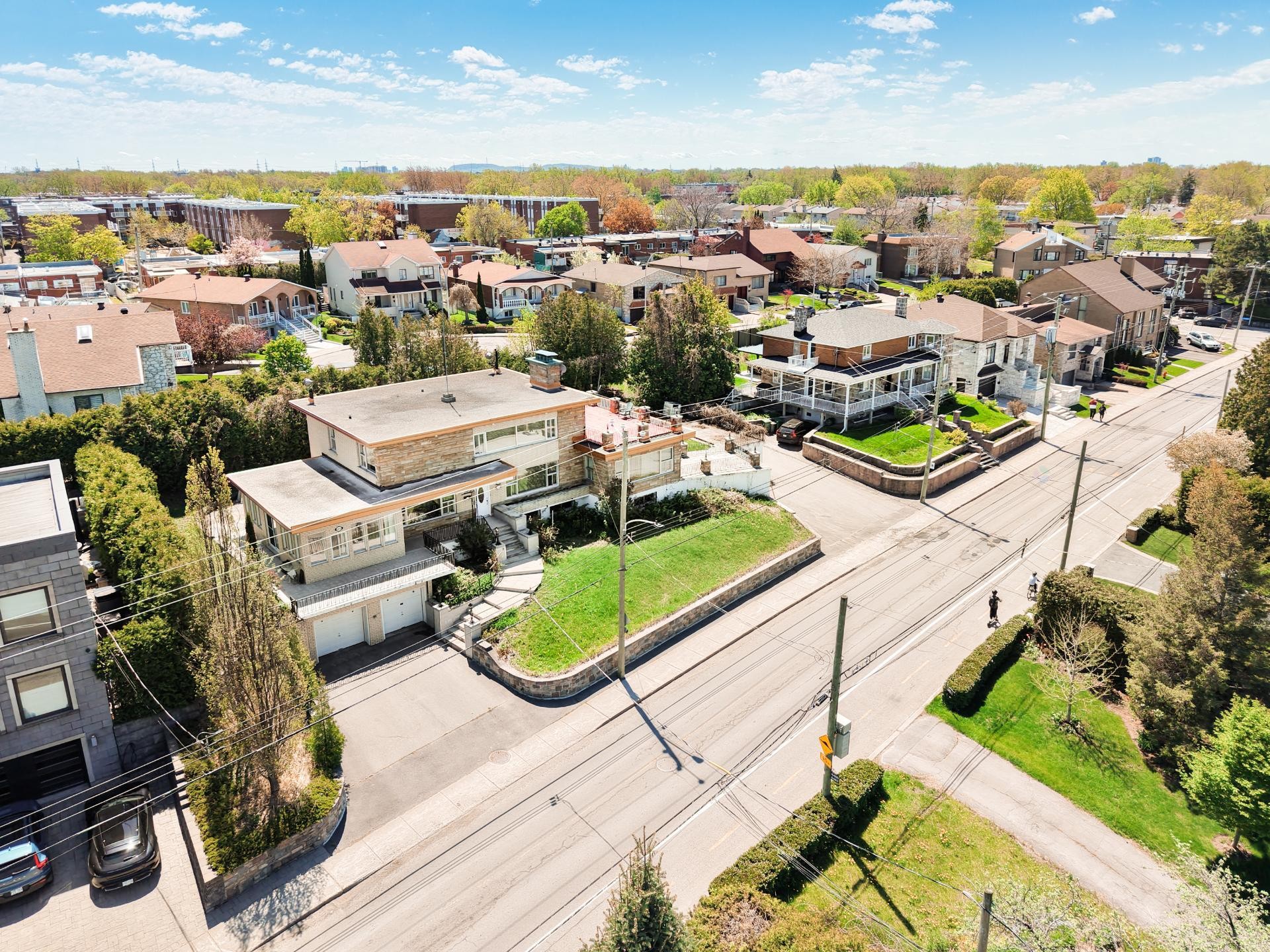 









6450


Boul. Gouin E.

,
Montréal (Montréal-Nord),




QC
H1G1C3

