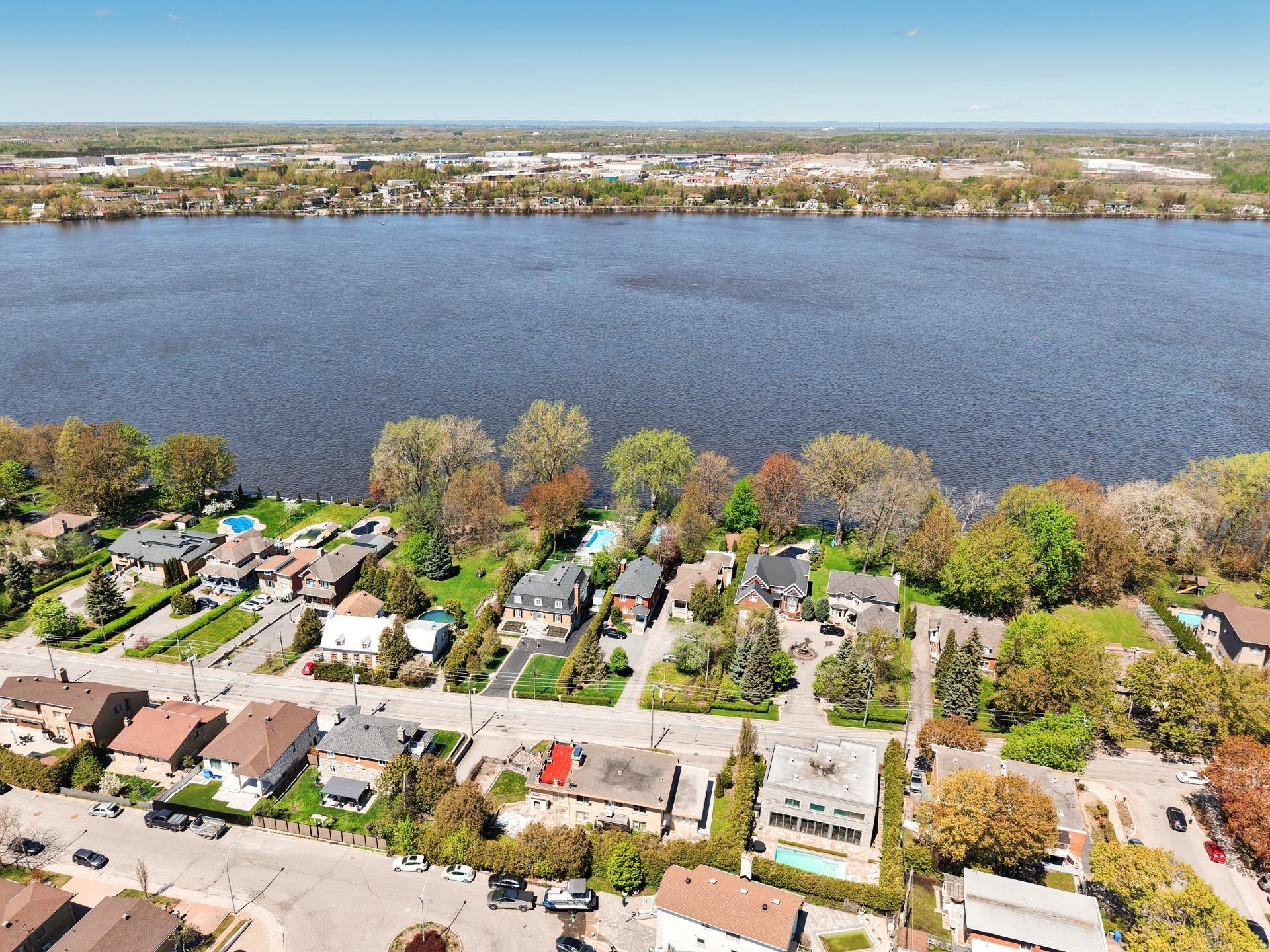 









6450


Boul. Gouin E.

,
Montréal (Montréal-Nord),




QC
H1G1C3

