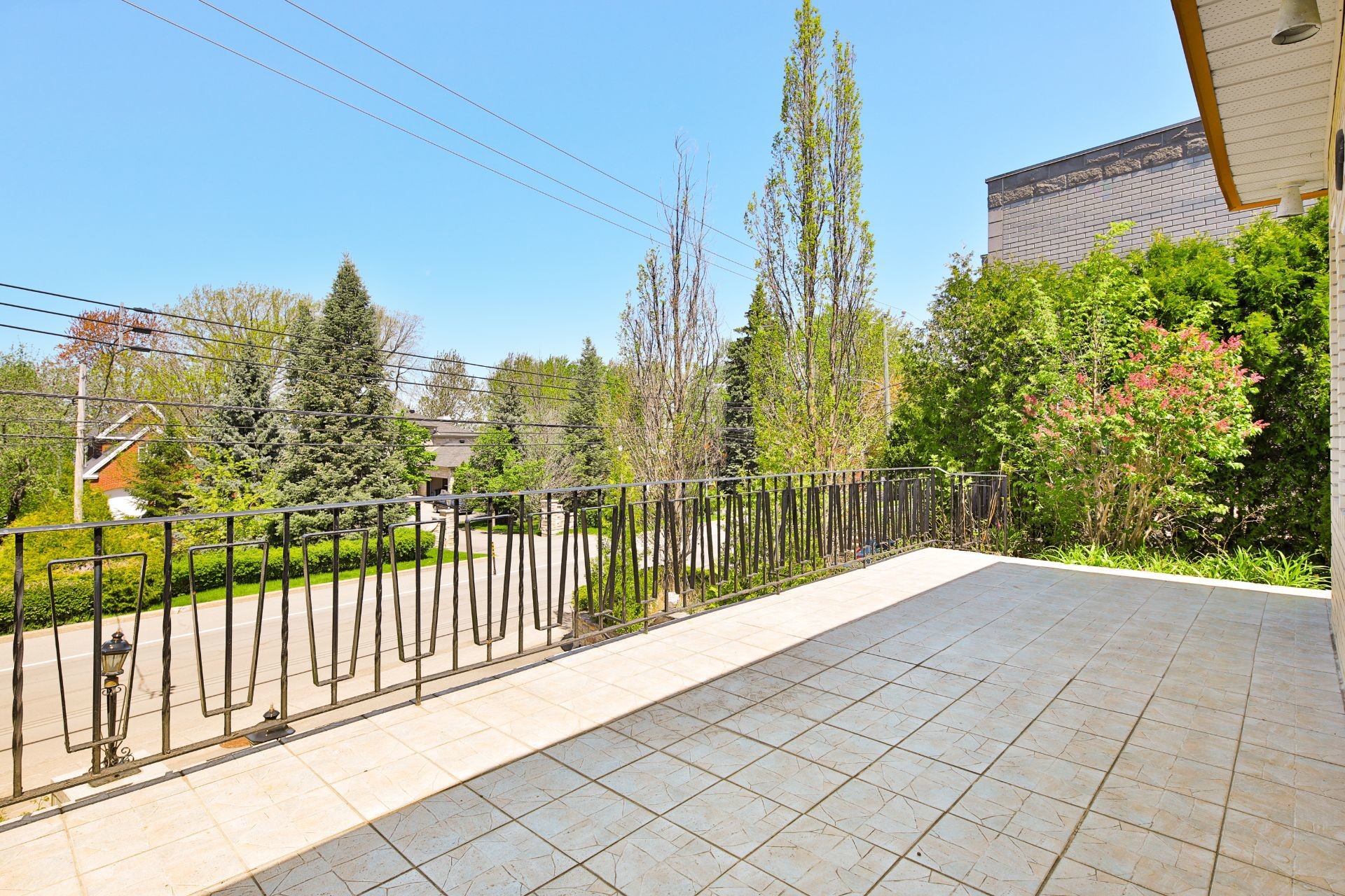 









6450


Boul. Gouin E.

,
Montréal (Montréal-Nord),




QC
H1G1C3


