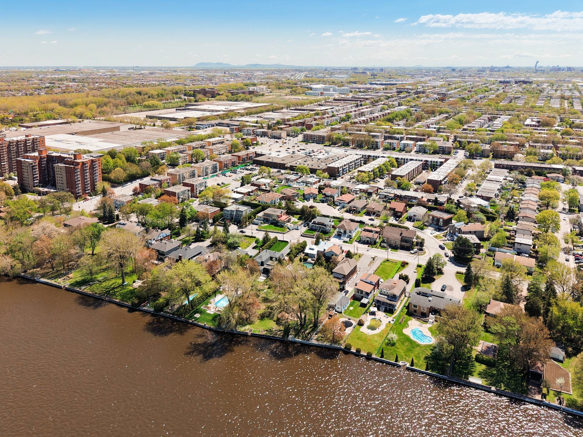 









6450


Boul. Gouin E.

,
Montréal (Montréal-Nord),




QC
H1G1C3

