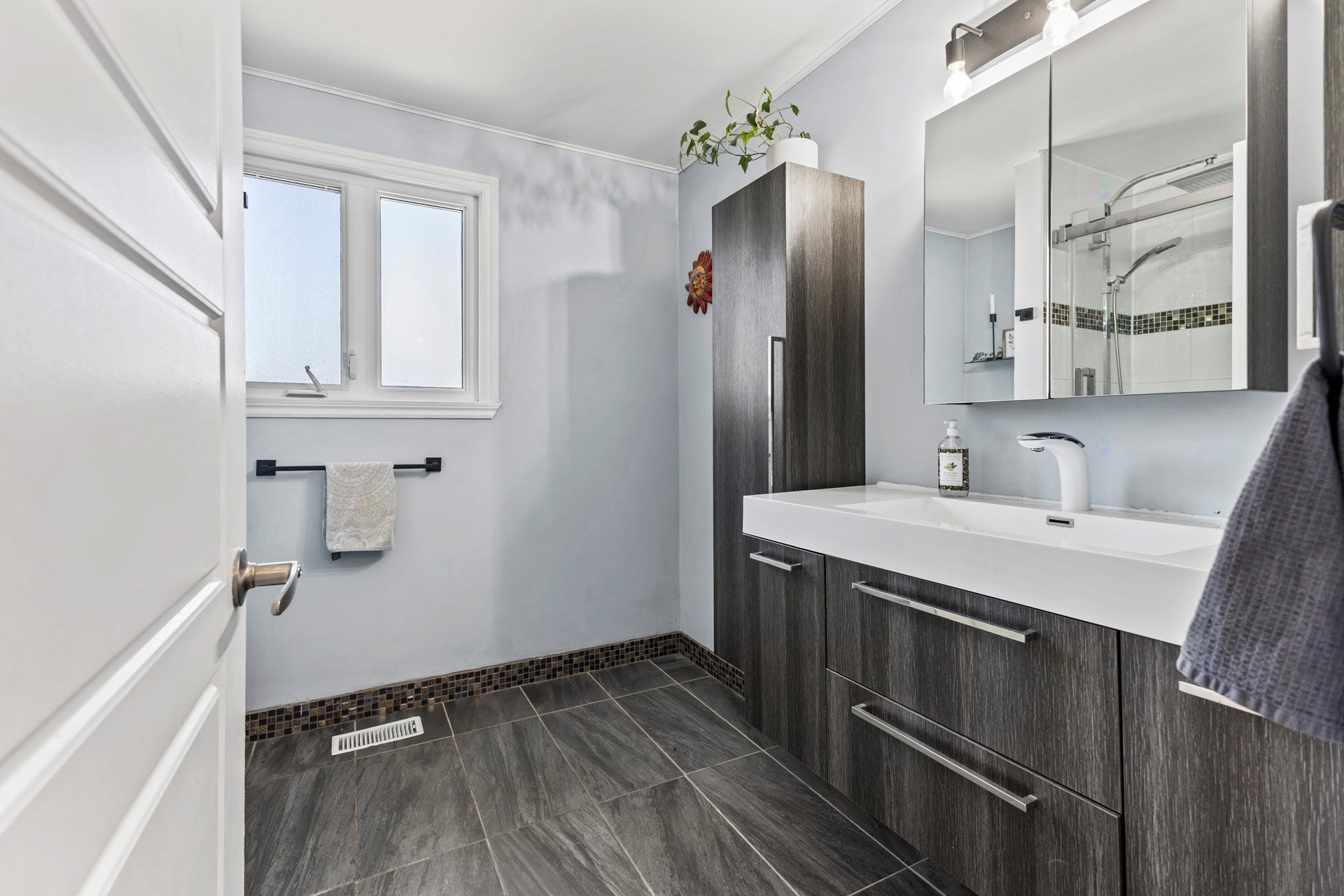 









67


22e Avenue

,
Pincourt,




QC
J7W4S2

