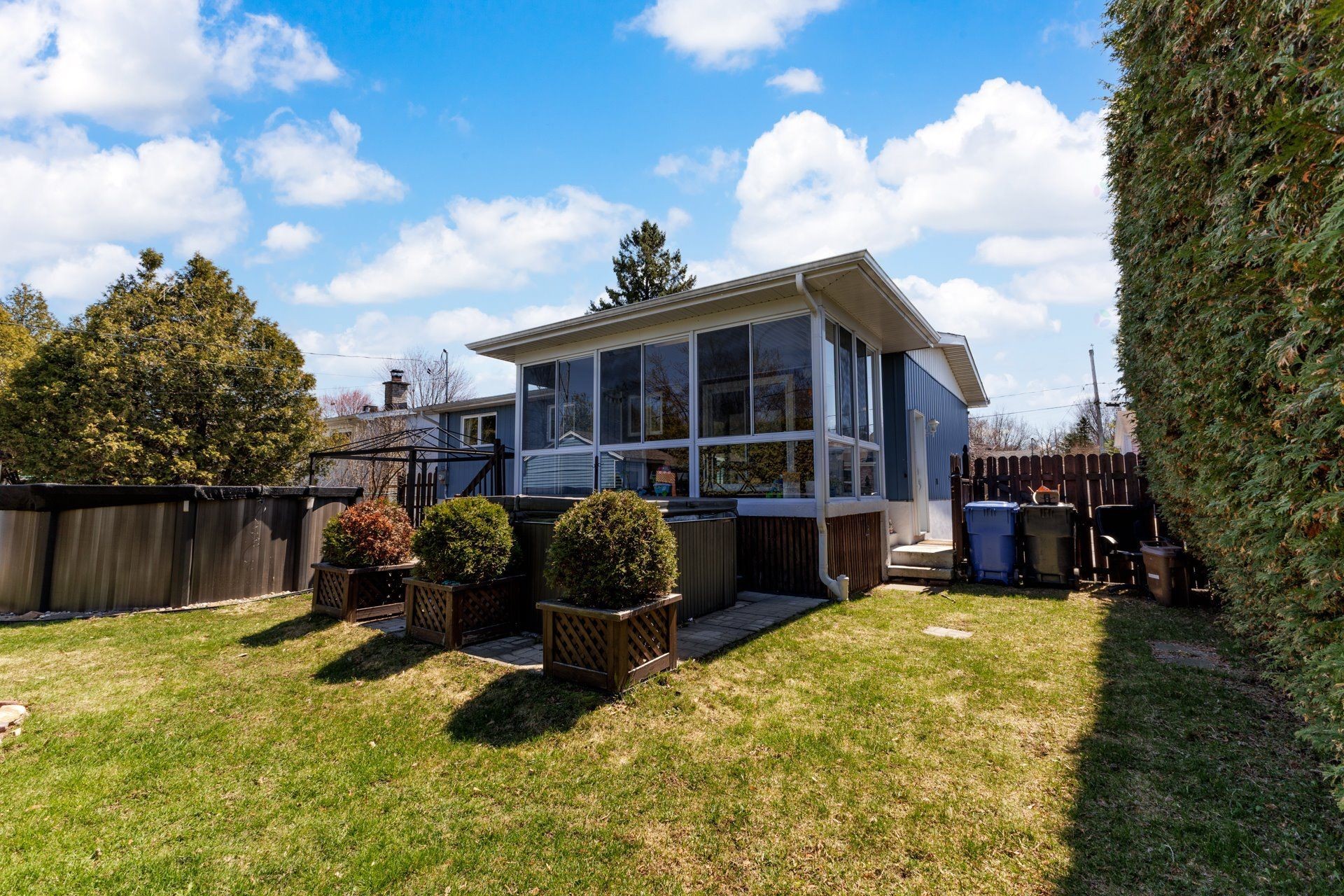 









67


22e Avenue

,
Pincourt,




QC
J7W4S2


