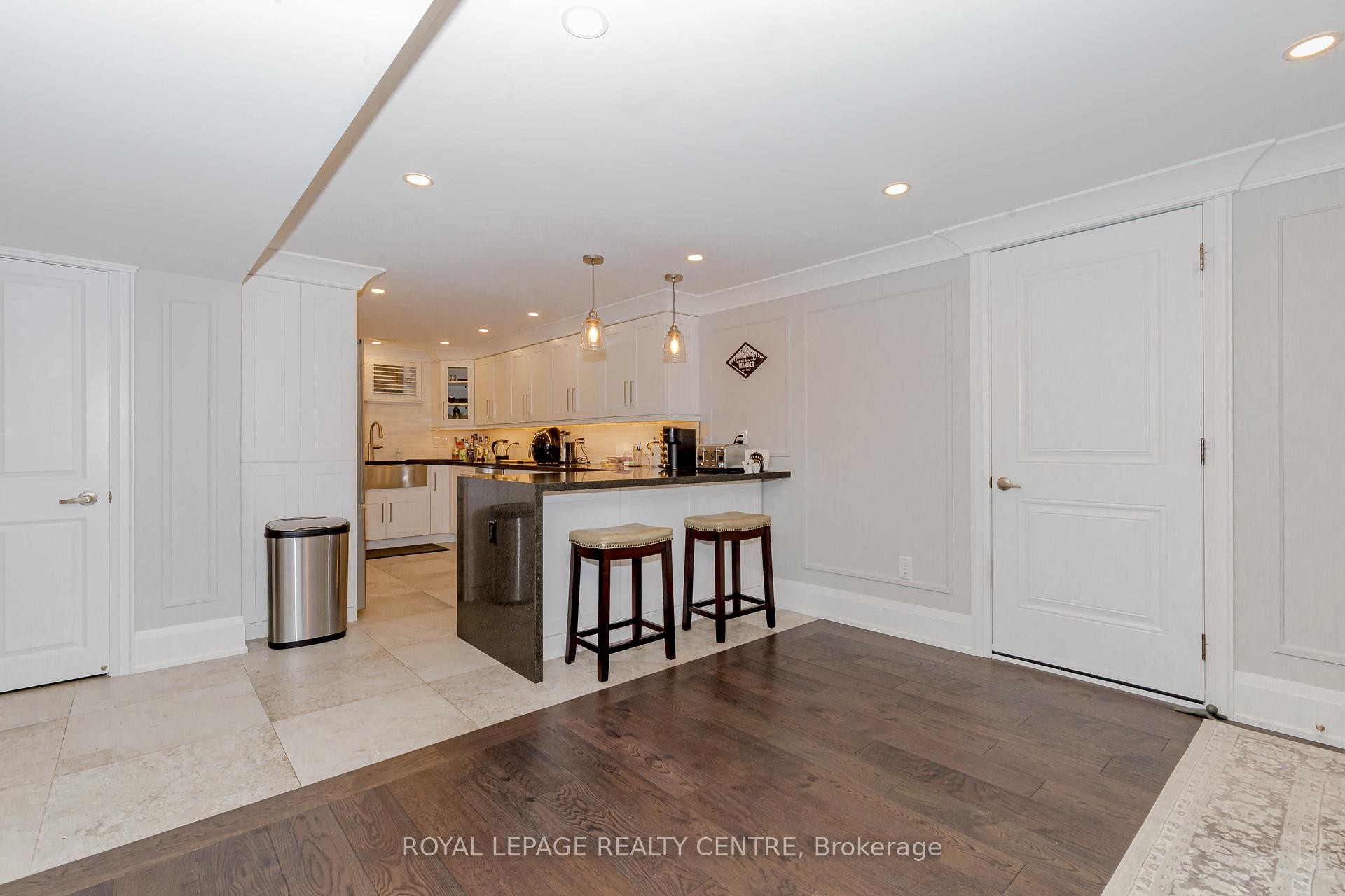 









326


Slade

Crescent, Lower,
Oakville,




ON
L6K 3R4

