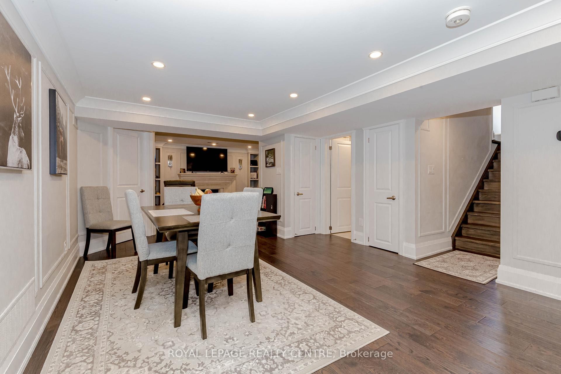 









326


Slade

Crescent, Lower,
Oakville,




ON
L6K 3R4

