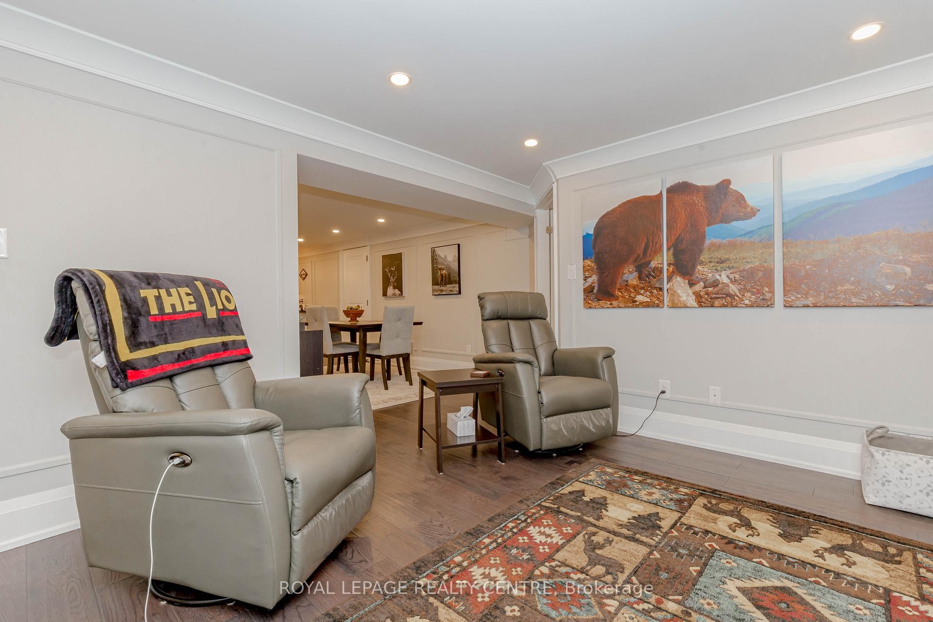 









326


Slade

Crescent, Lower,
Oakville,




ON
L6K 3R4

