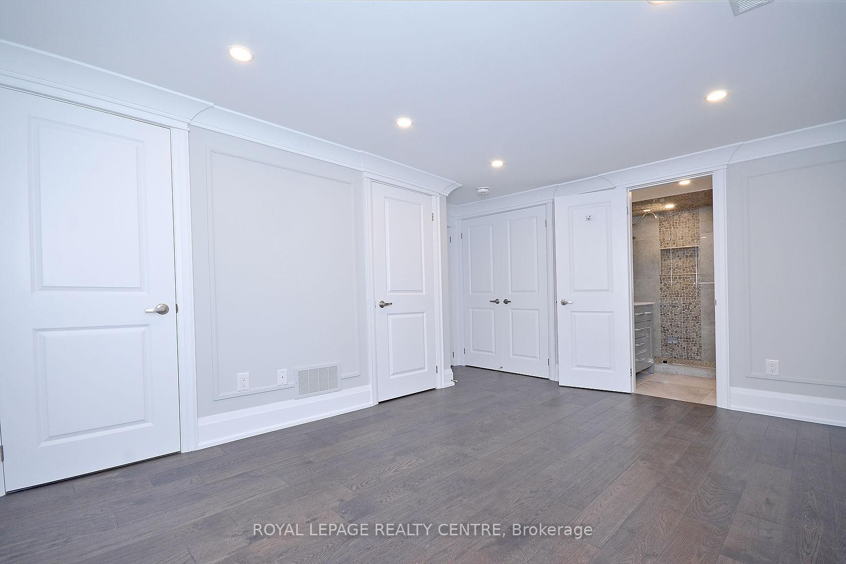 









326


Slade

Crescent, Lower,
Oakville,




ON
L6K 3R4

